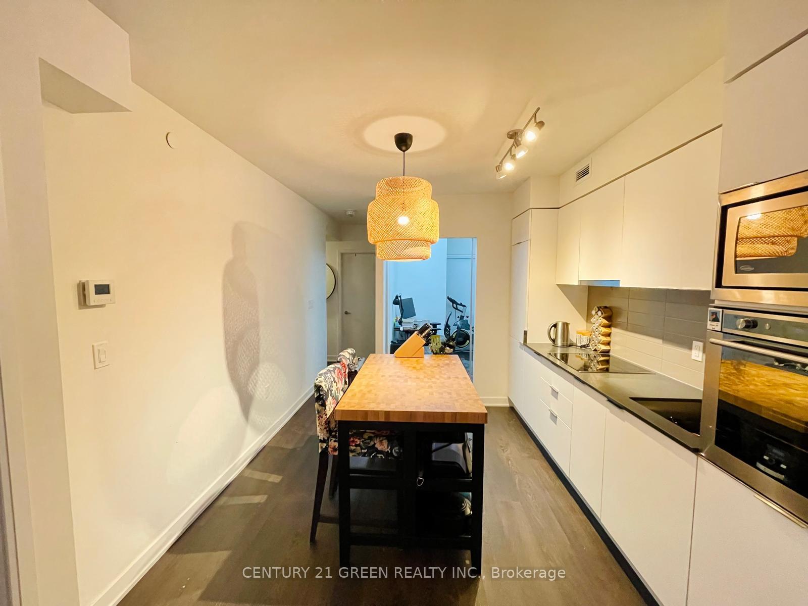 Photo 4 of Unit 715, 27 Bathurst Street, Toronto, Waterfront Communities — HOMEH