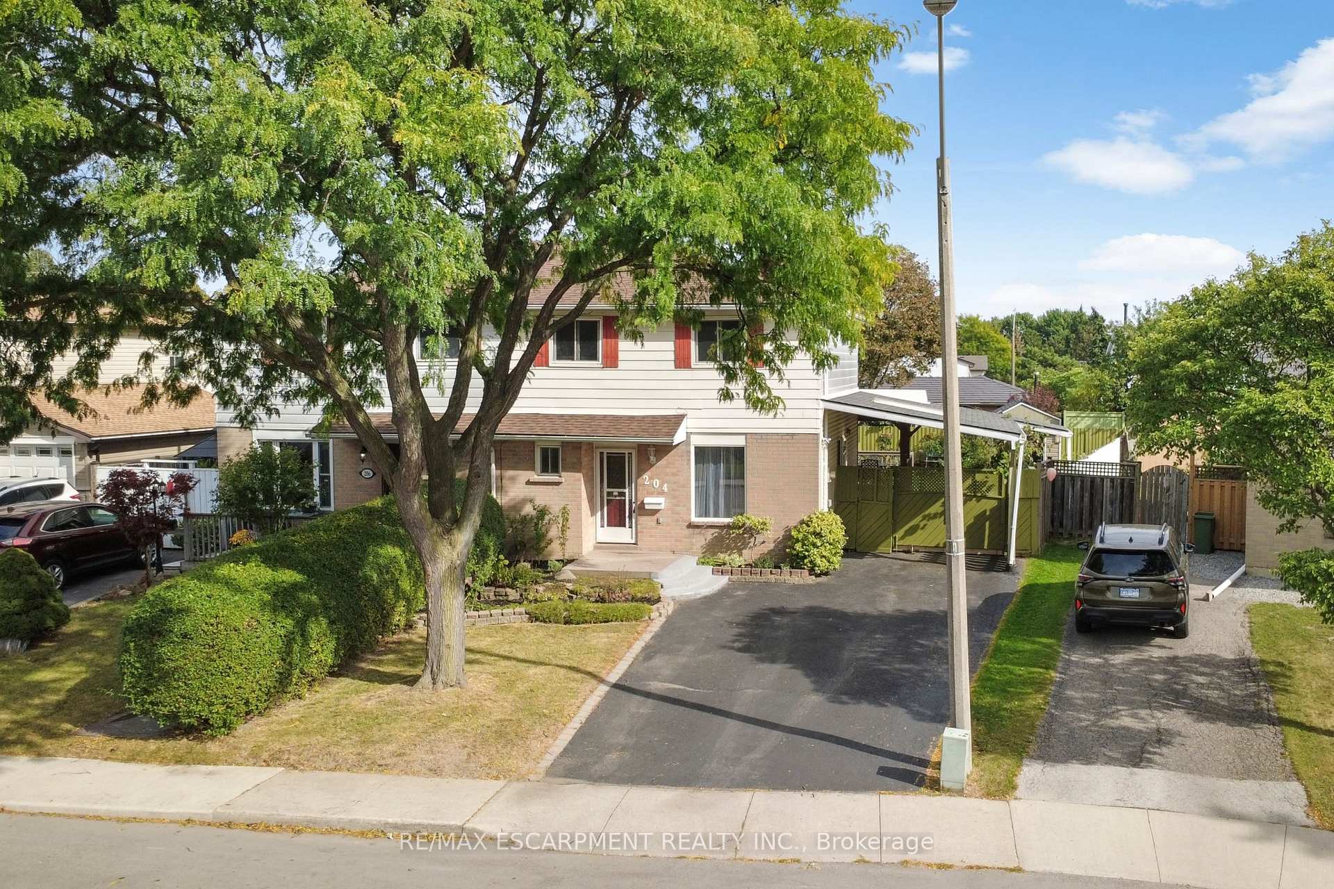 Photo 2 of 204 Birchcliffe Crescent, Hamilton, Berrisfield — HOMEH