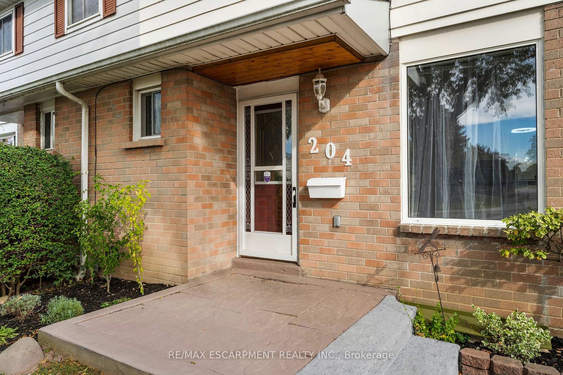 Photo 3 of 204 Birchcliffe Crescent, Hamilton, Berrisfield — HOMEH