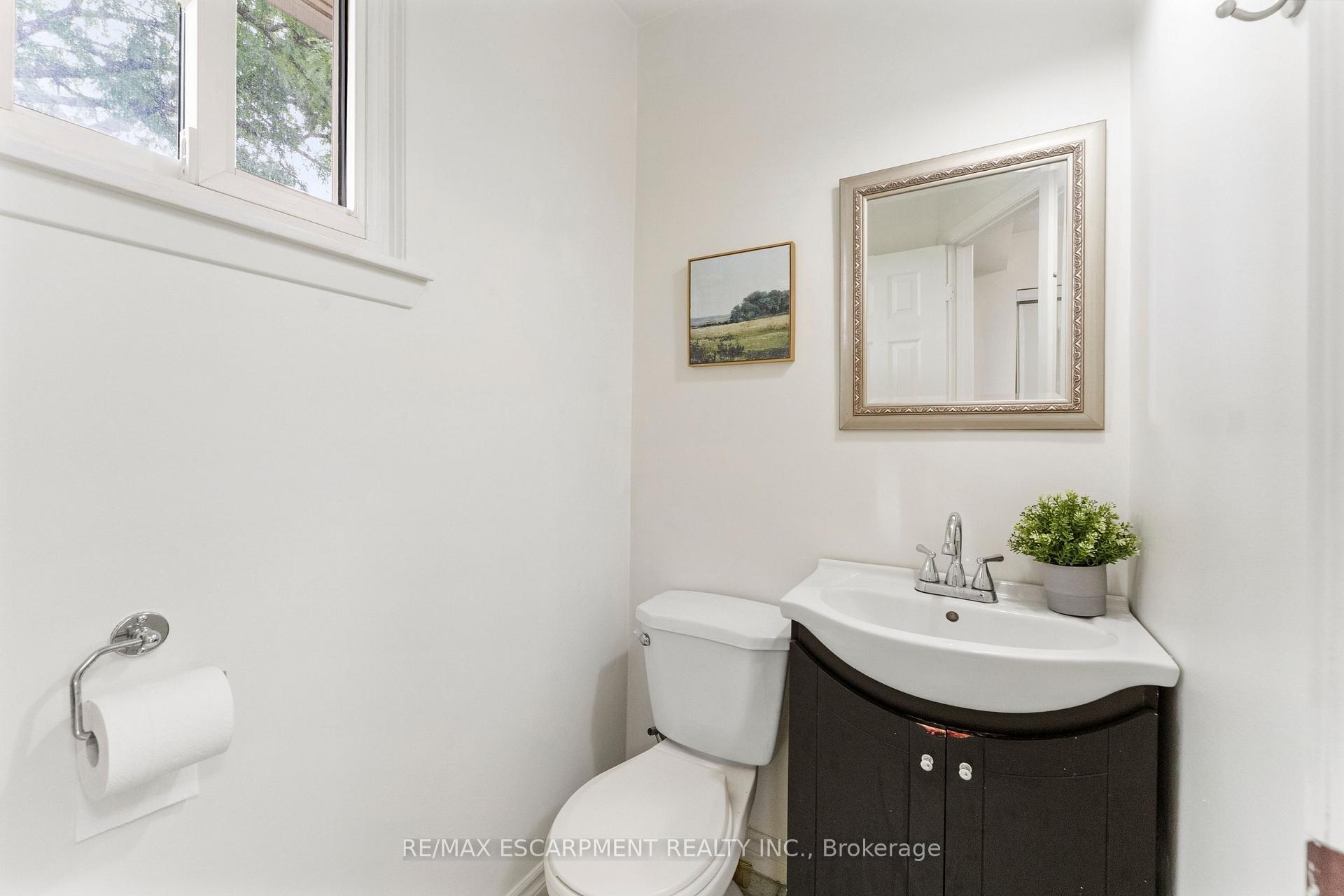 Photo 5 of 204 Birchcliffe Crescent, Hamilton, Berrisfield — HOMEH