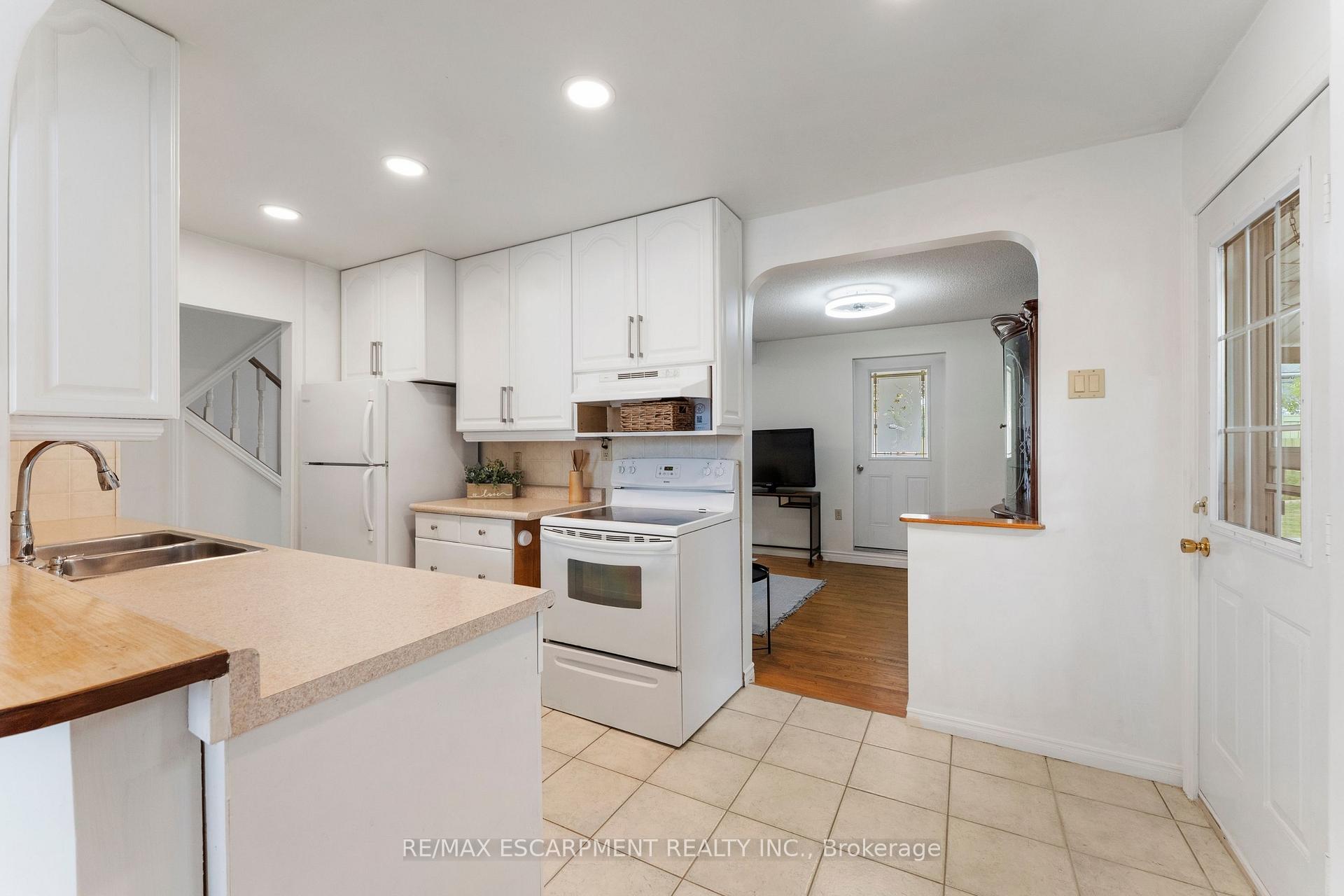 Photo 11 of 204 Birchcliffe Crescent, Hamilton, Berrisfield — HOMEH