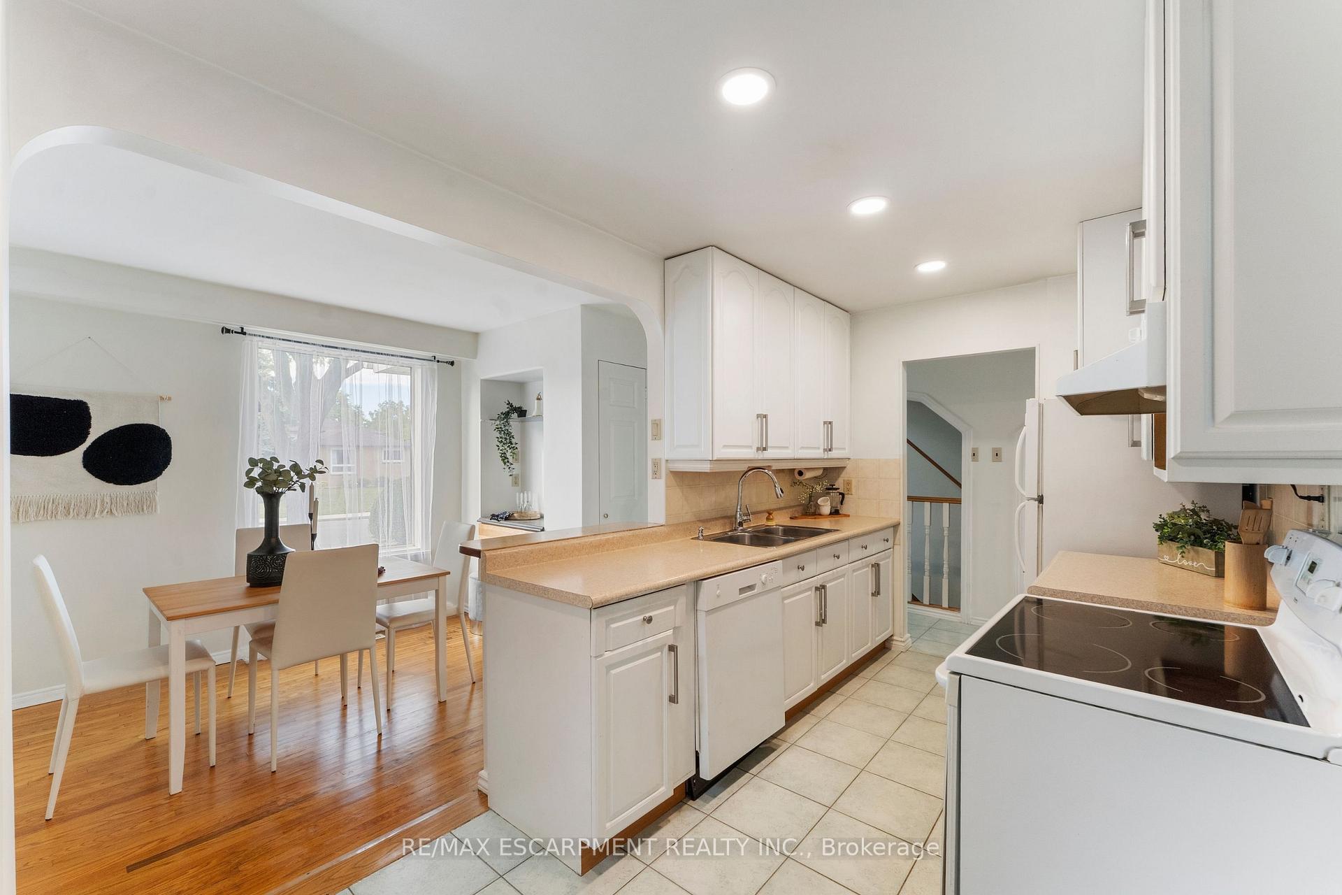 Photo 12 of 204 Birchcliffe Crescent, Hamilton, Berrisfield — HOMEH