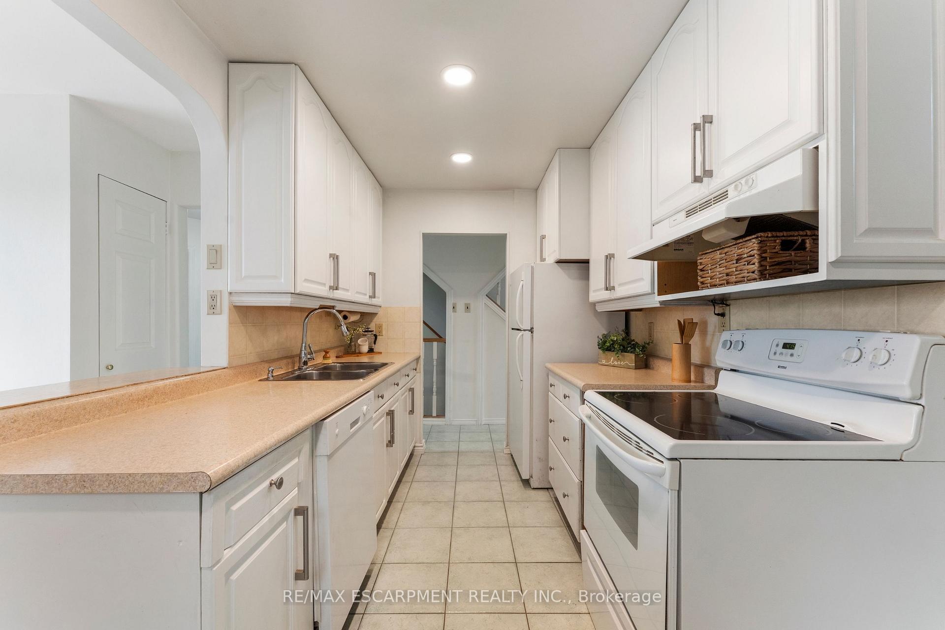 Photo 13 of 204 Birchcliffe Crescent, Hamilton, Berrisfield — HOMEH