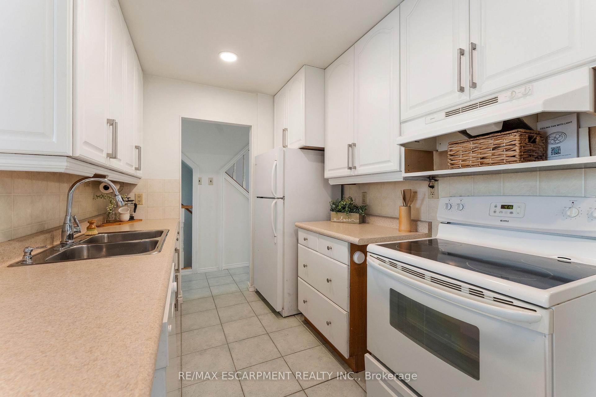 Photo 14 of 204 Birchcliffe Crescent, Hamilton, Berrisfield — HOMEH