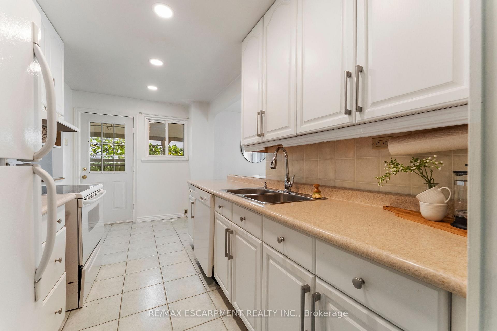 Photo 15 of 204 Birchcliffe Crescent, Hamilton, Berrisfield — HOMEH