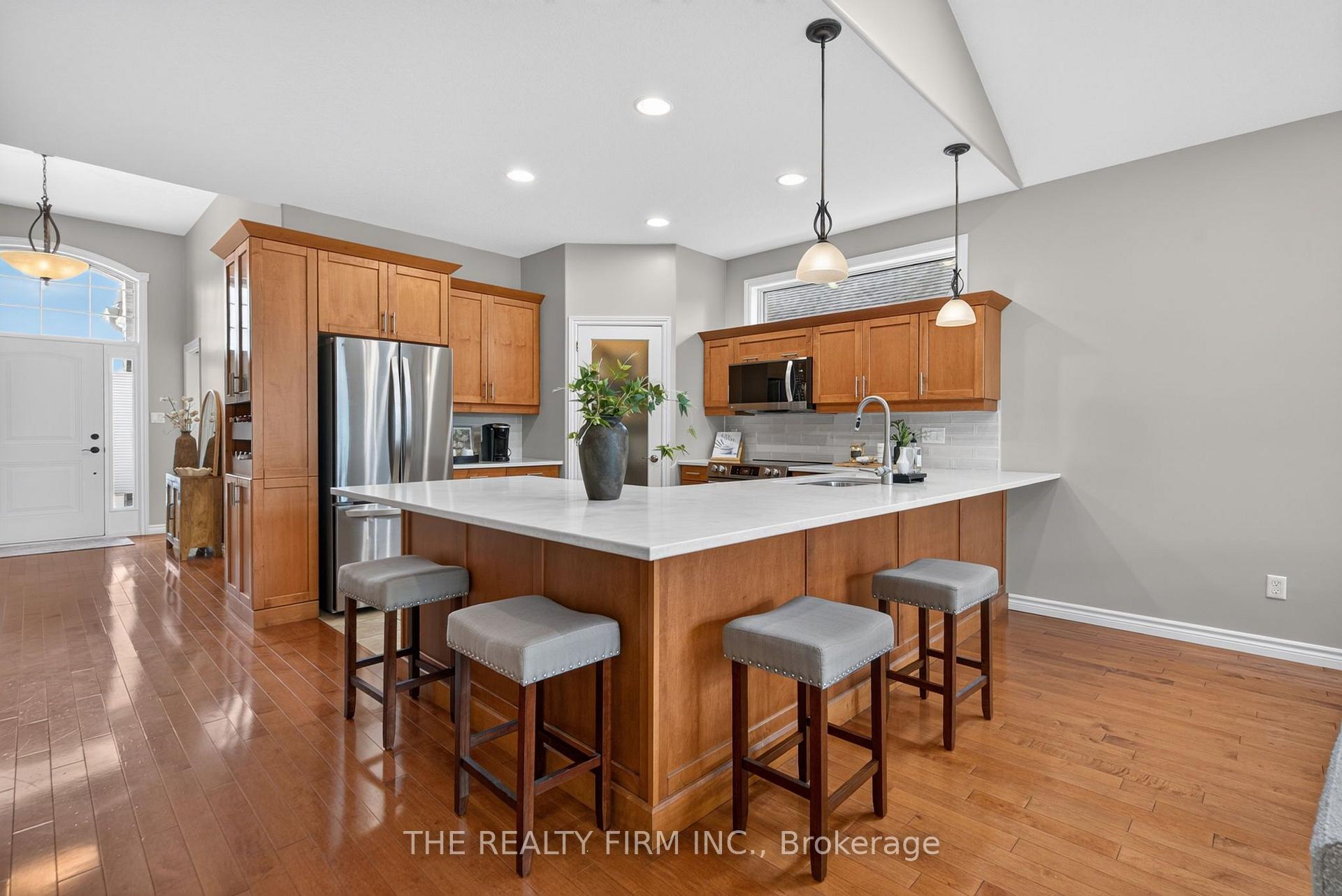 Photo 8 of 46 Ashwood Crescent, Middlesex Centre, Ilderton — HOMEH