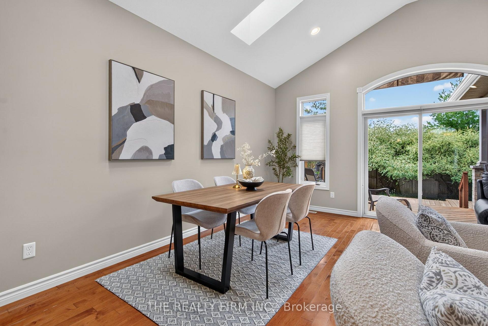 Photo 12 of 46 Ashwood Crescent, Middlesex Centre, Ilderton — HOMEH