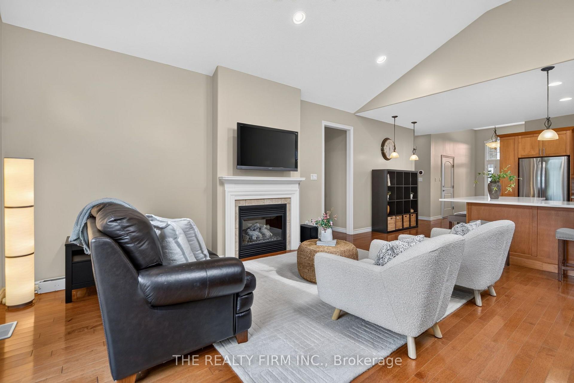 Photo 13 of 46 Ashwood Crescent, Middlesex Centre, Ilderton — HOMEH