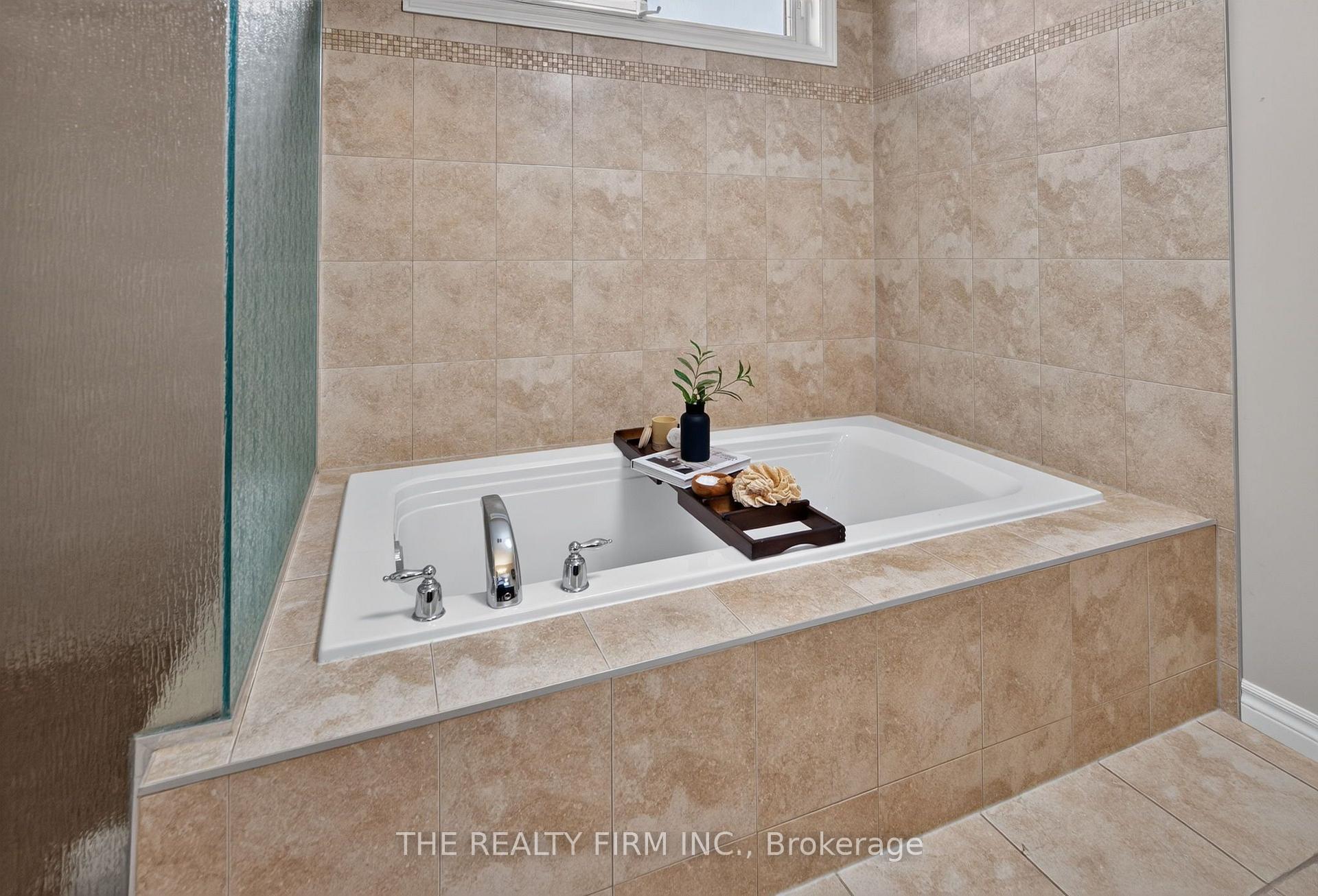 Photo 18 of 46 Ashwood Crescent, Middlesex Centre, Ilderton — HOMEH