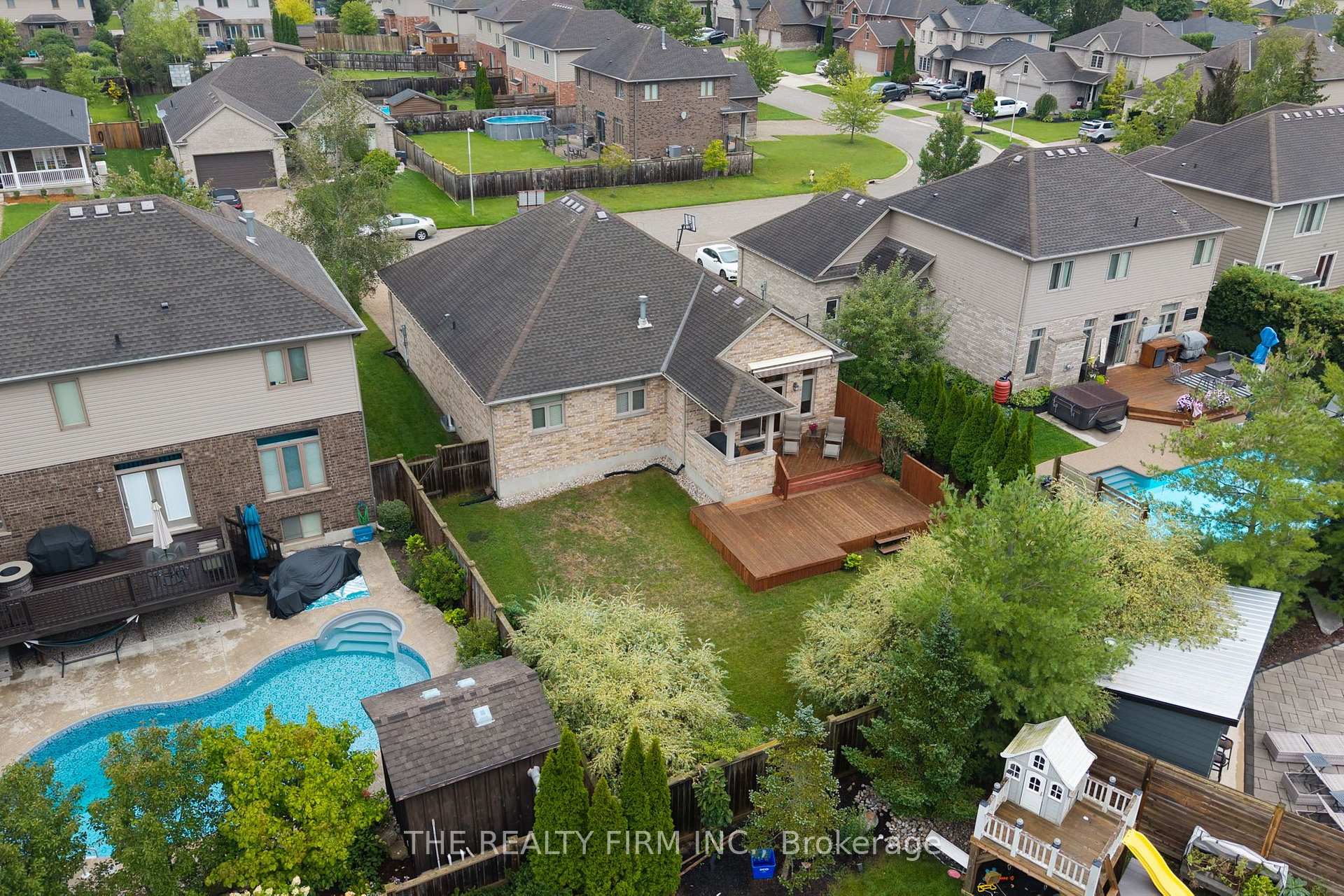 Photo 43 of 46 Ashwood Crescent, Middlesex Centre, Ilderton — HOMEH