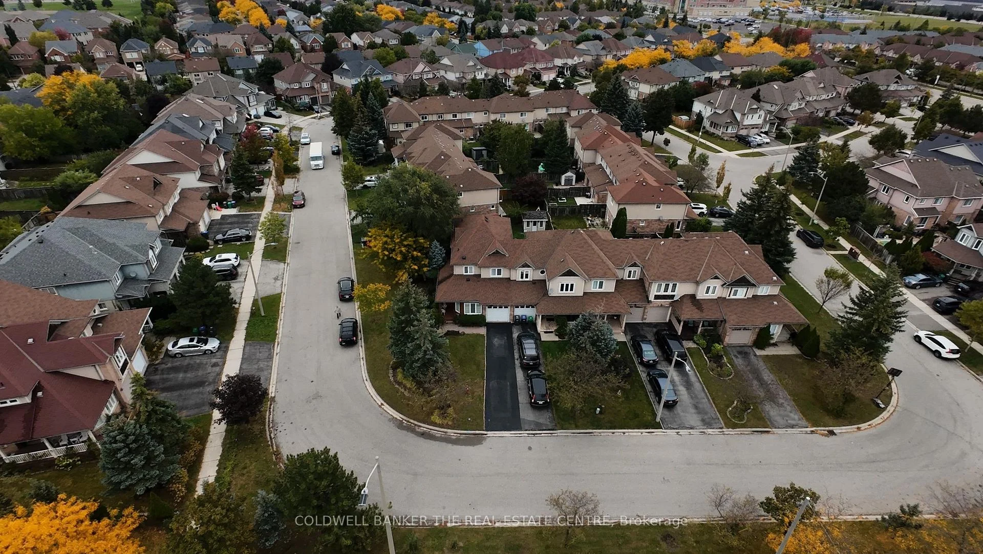 Photo 5 of 5350 Bushelgrove Circle, Mississauga, Central Erin Mills — HOMEH