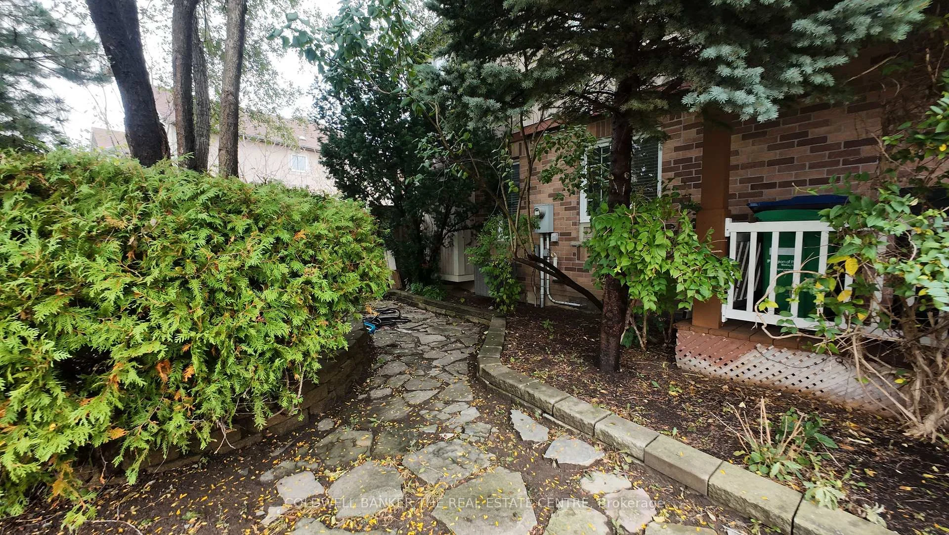Photo 10 of 5350 Bushelgrove Circle, Mississauga, Central Erin Mills — HOMEH