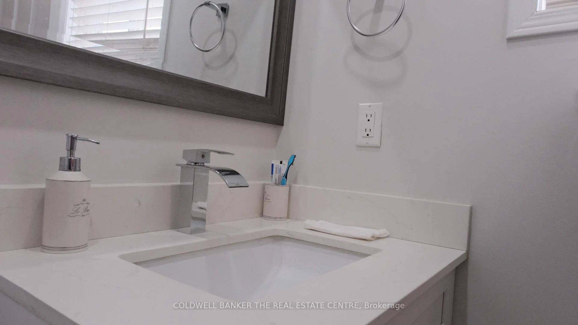 Photo 48 of 5350 Bushelgrove Circle, Mississauga, Central Erin Mills — HOMEH