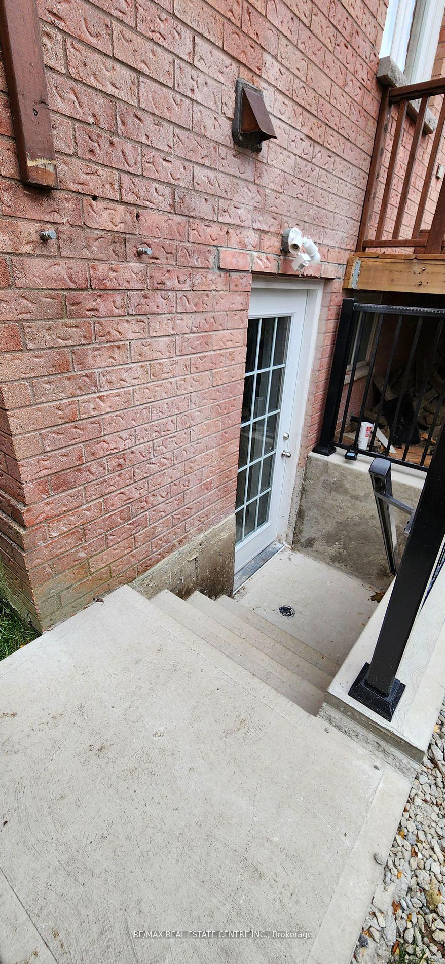 Photo 2 of Unit basement, 15 Dagwell Crescent, Ajax, Central West — HOMEH