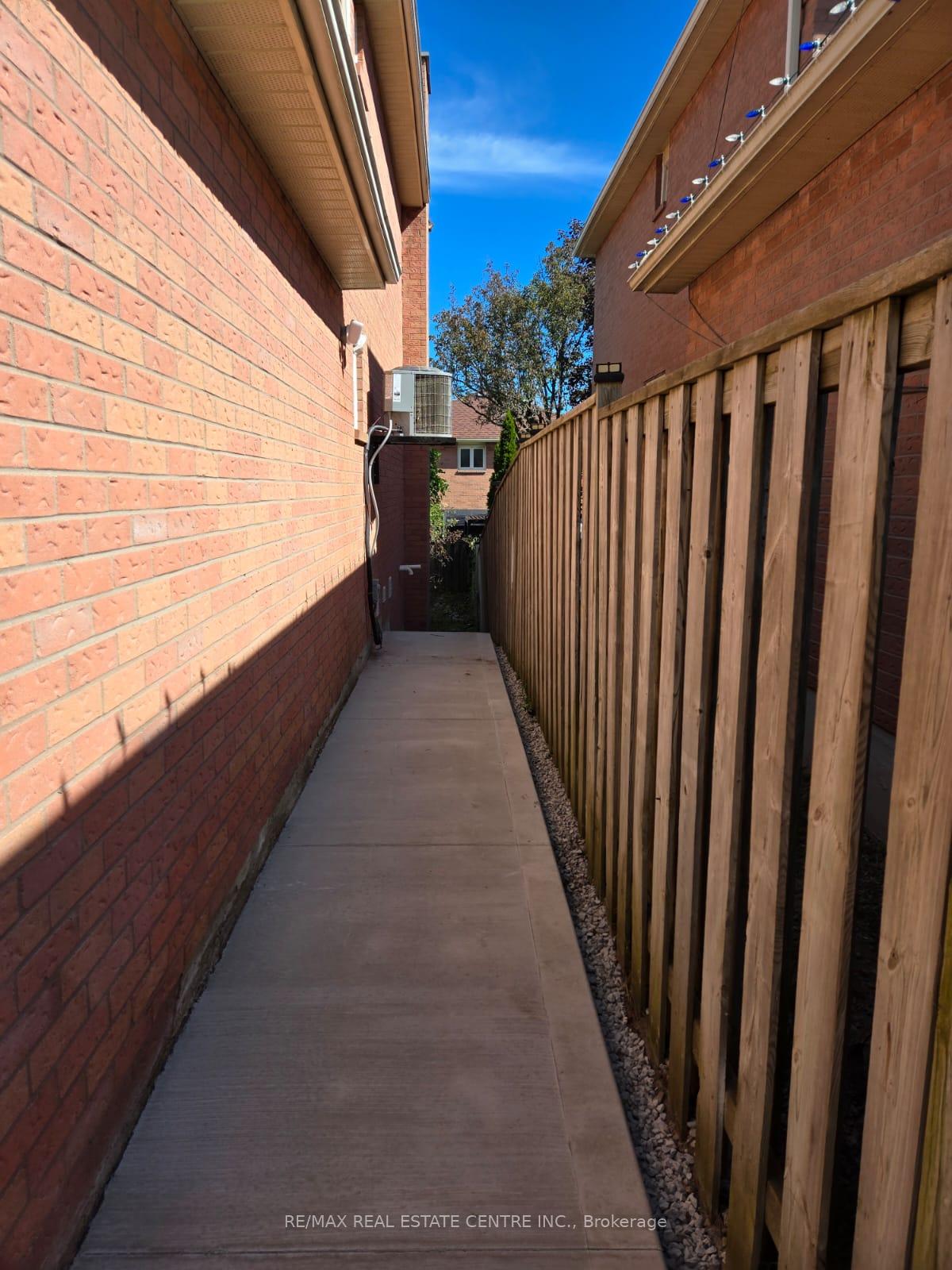 Photo 15 of Unit basement, 15 Dagwell Crescent, Ajax, Central West — HOMEH