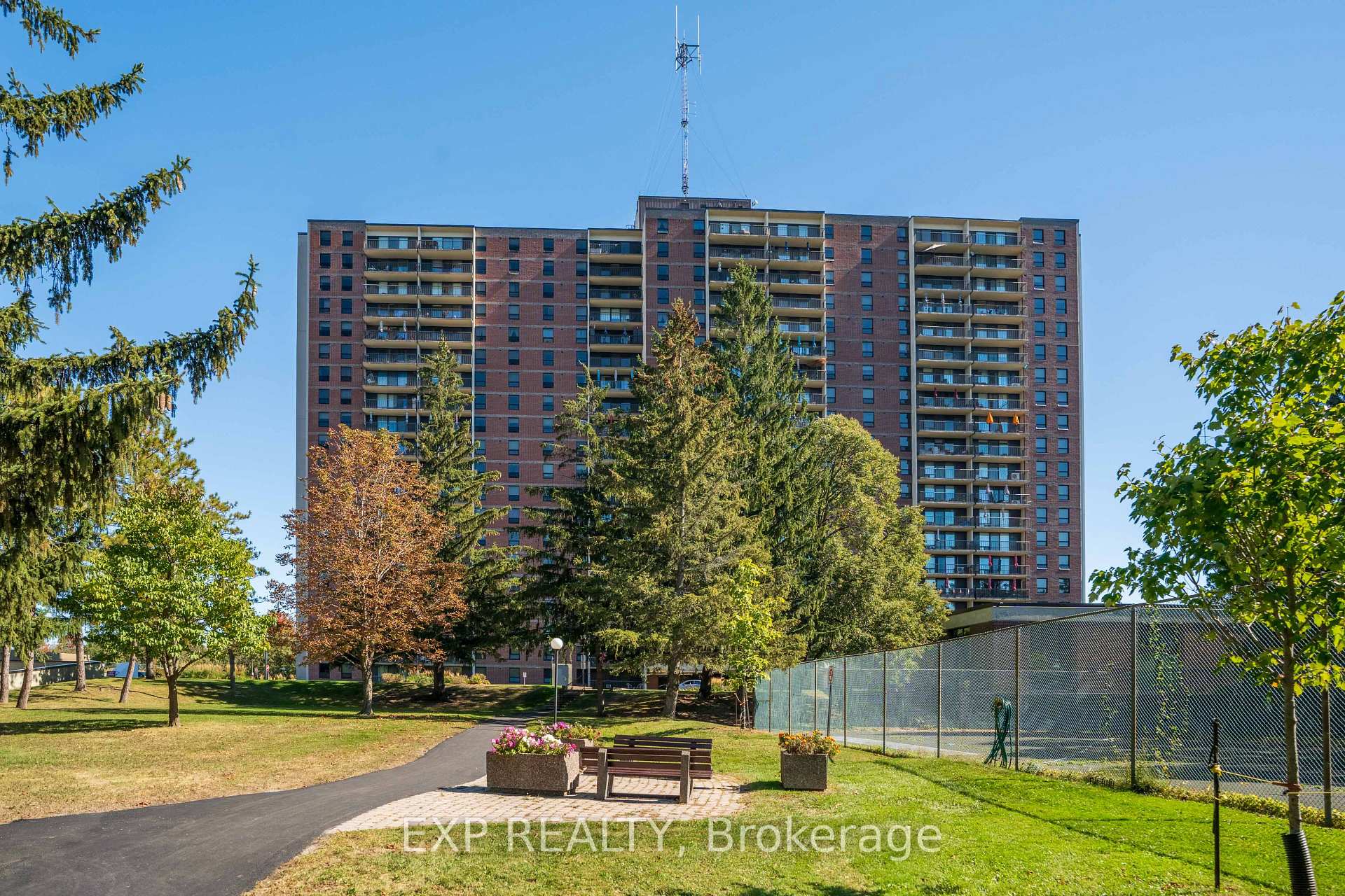 Photo of Unit 404, 665 Bathgate Drive