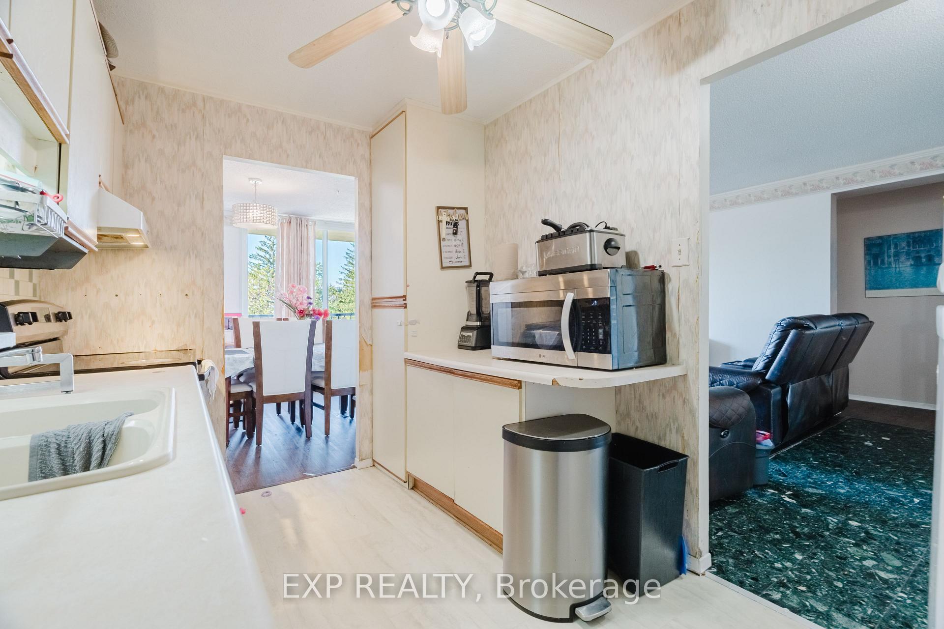 Photo 11 of Unit 404, 665 Bathgate Drive, Ottawa, Carson Meadows — HOMEH