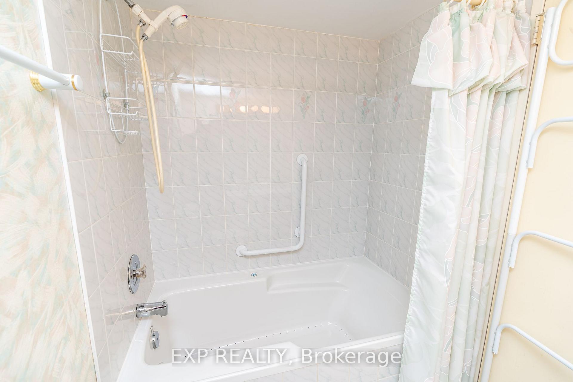 Photo 19 of Unit 404, 665 Bathgate Drive, Ottawa, Carson Meadows — HOMEH