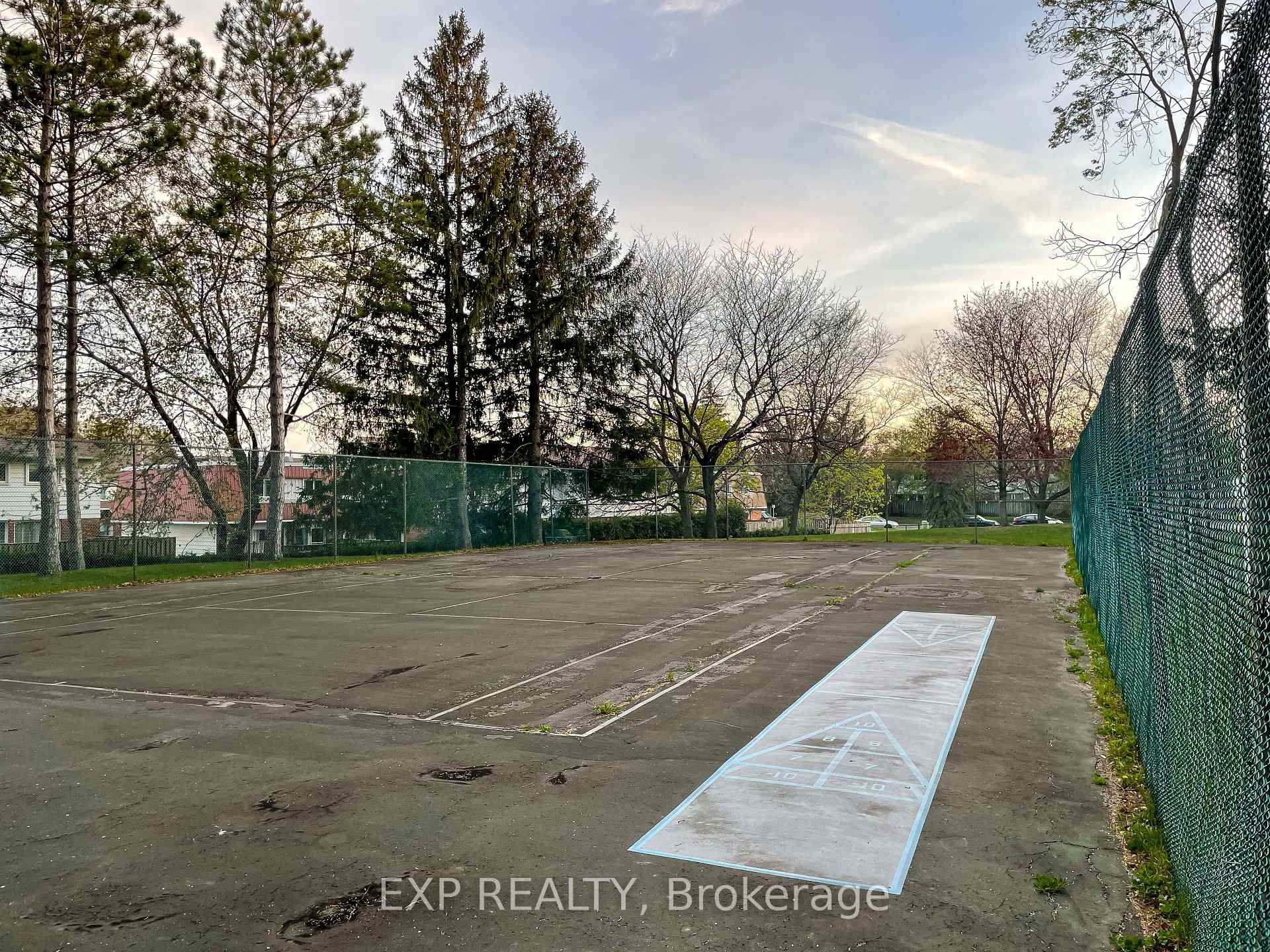 Photo 33 of Unit 404, 665 Bathgate Drive, Ottawa, Carson Meadows — HOMEH