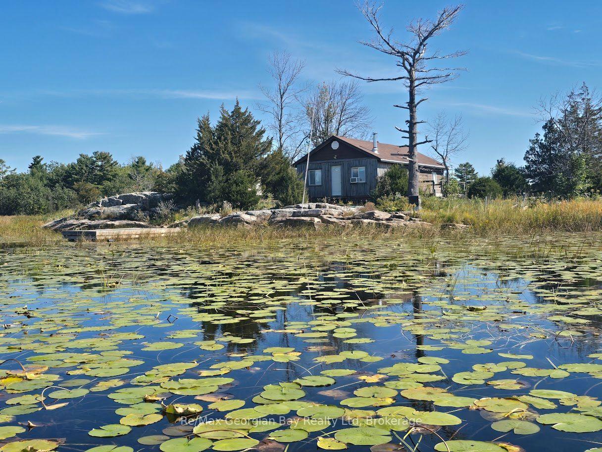 Photo of 380 2 Island