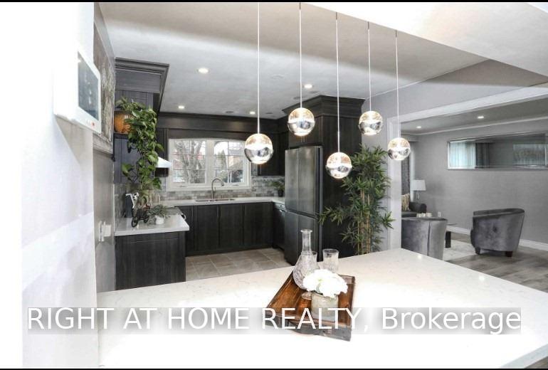 Photo 3 of Unit (Main), 9 Aveline Crescent, Scarborough, Woburn — HOMEH