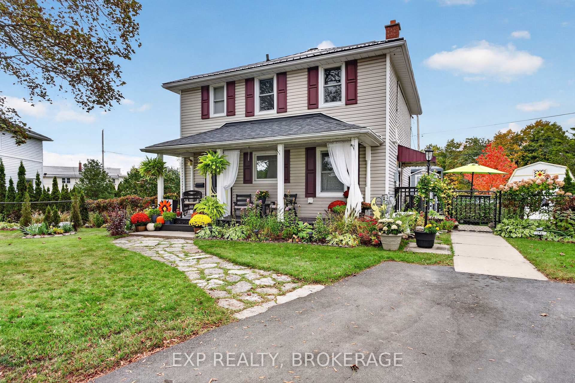 Photo 2 of 8 Ortona Crescent, Prince Edward County, Picton Ward — HOMEH