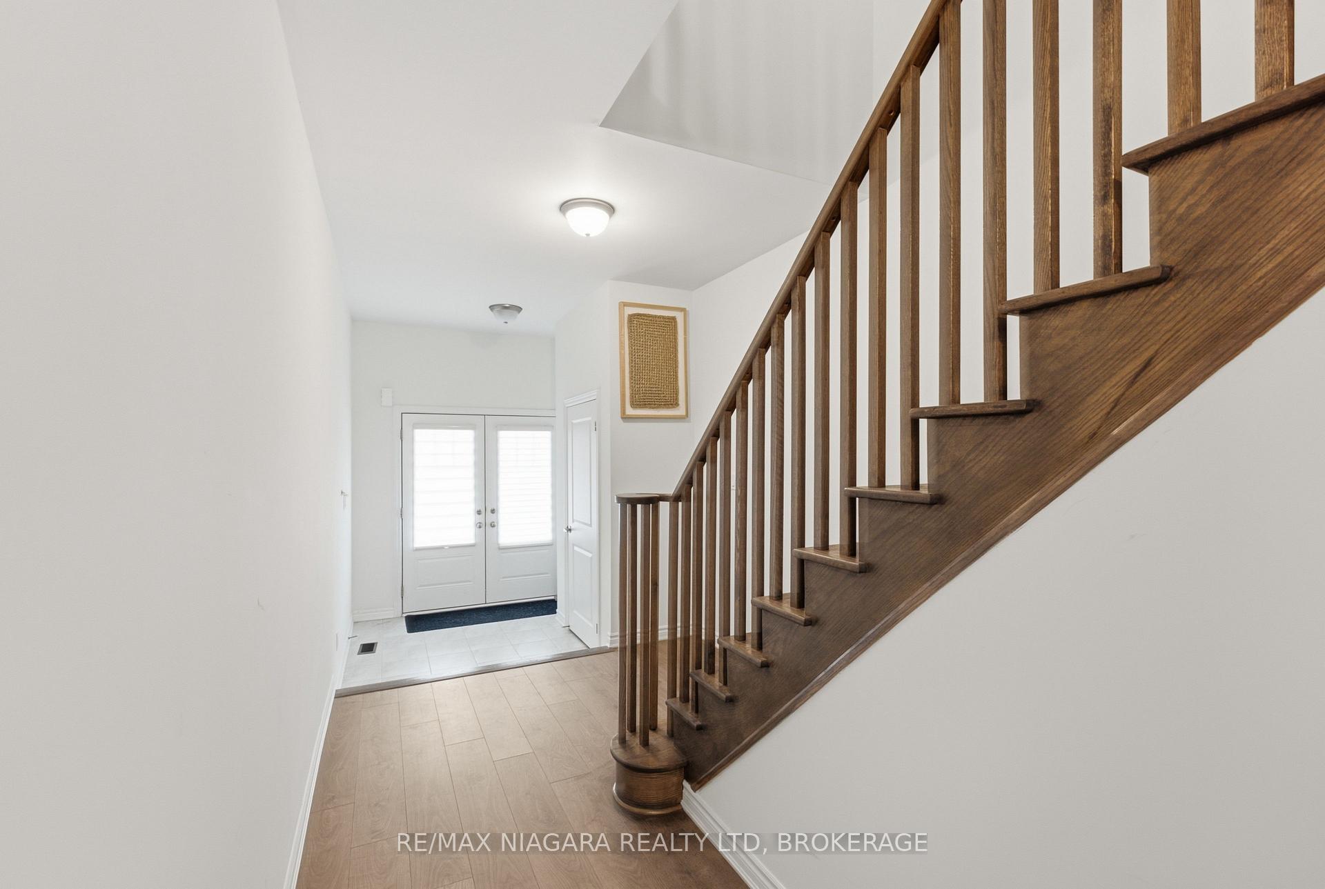 Photo 5 of 56 Sapphire Way, Thorold, Rolling Meadows — HOMEH
