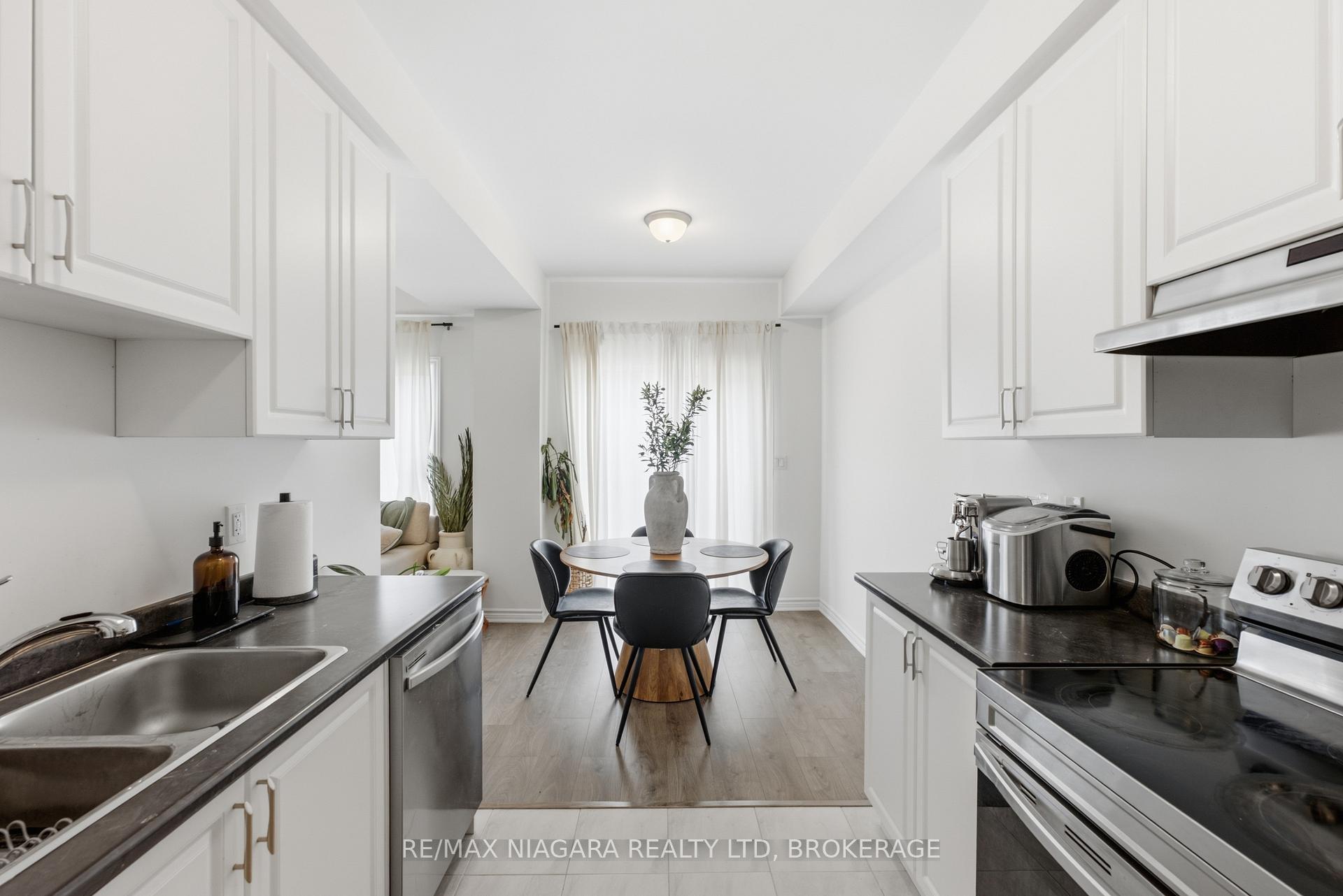Photo 10 of 56 Sapphire Way, Thorold, Rolling Meadows — HOMEH