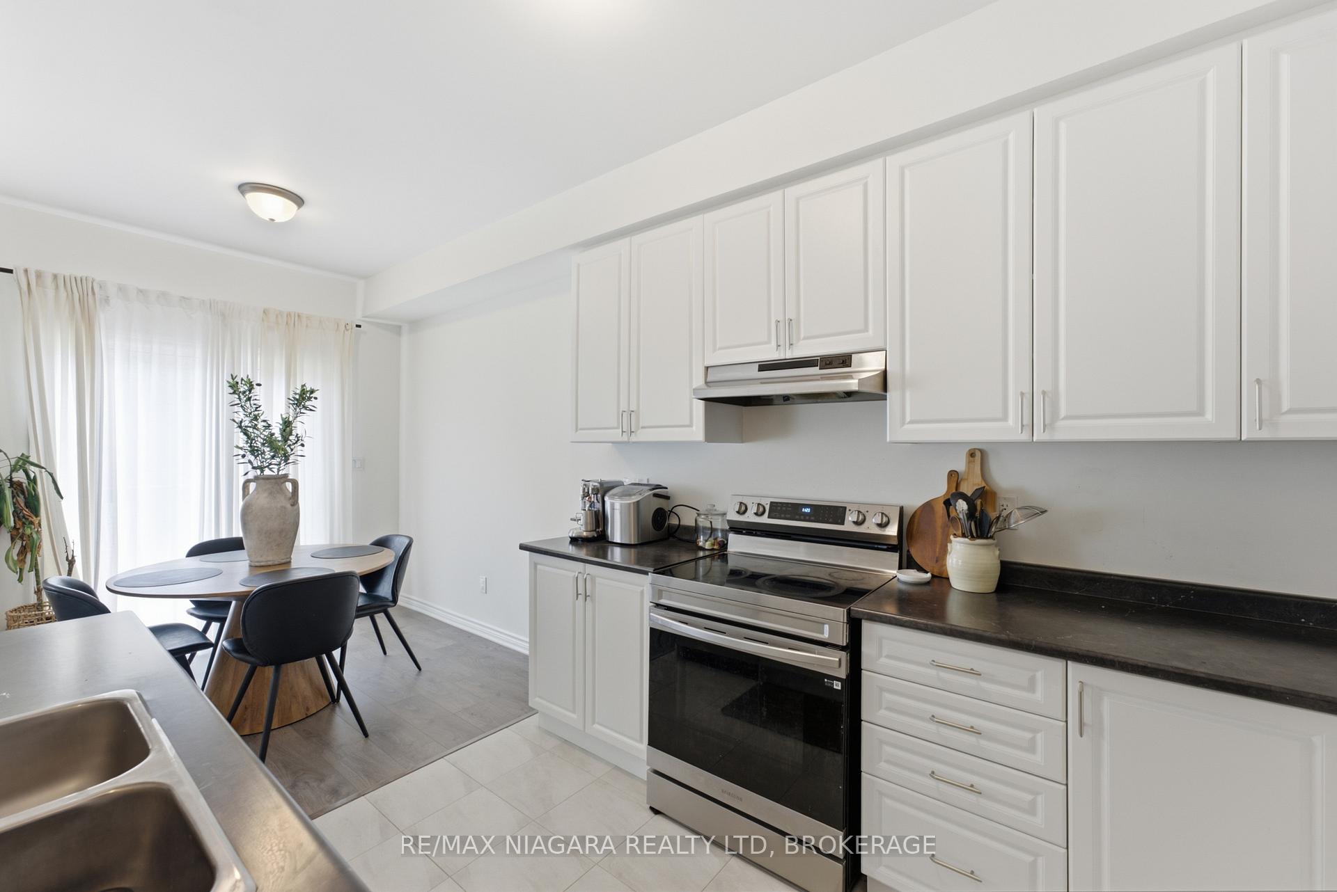 Photo 11 of 56 Sapphire Way, Thorold, Rolling Meadows — HOMEH