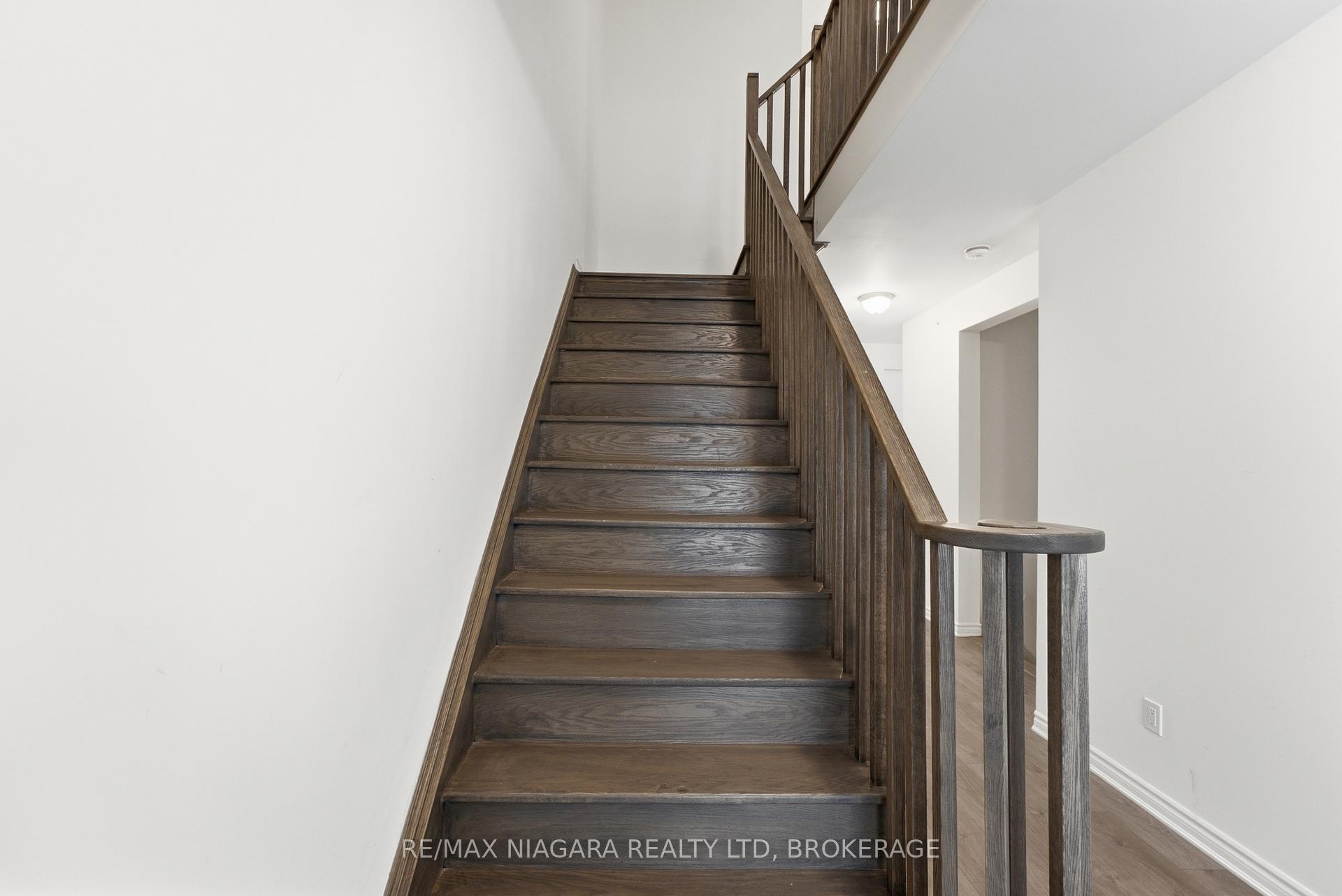 Photo 17 of 56 Sapphire Way, Thorold, Rolling Meadows — HOMEH