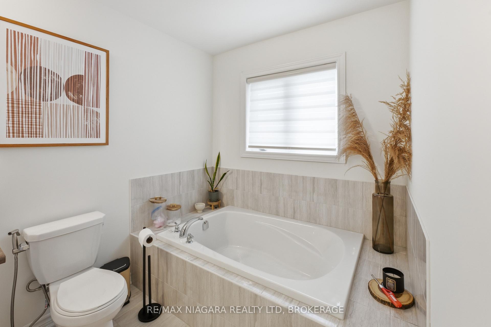 Photo 23 of 56 Sapphire Way, Thorold, Rolling Meadows — HOMEH