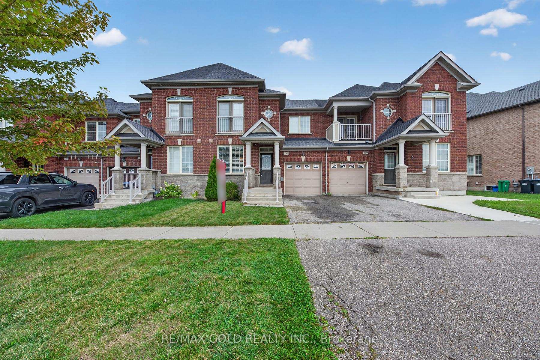 Photo 2 of 131 Olivia Marie Road, Brampton, Bram West — HOMEH