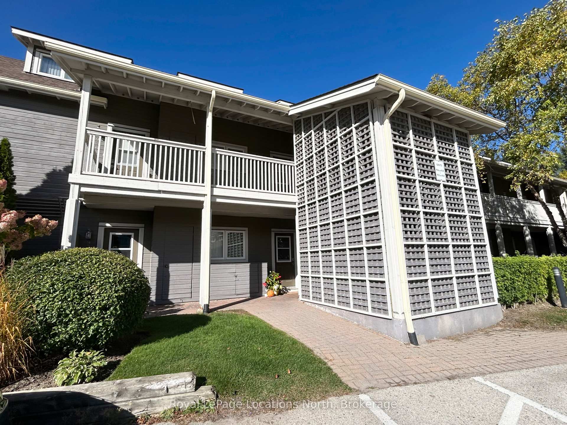 Photo 2 of Unit 13, 937 Cedarpointe Court, Collingwood — HOMEH