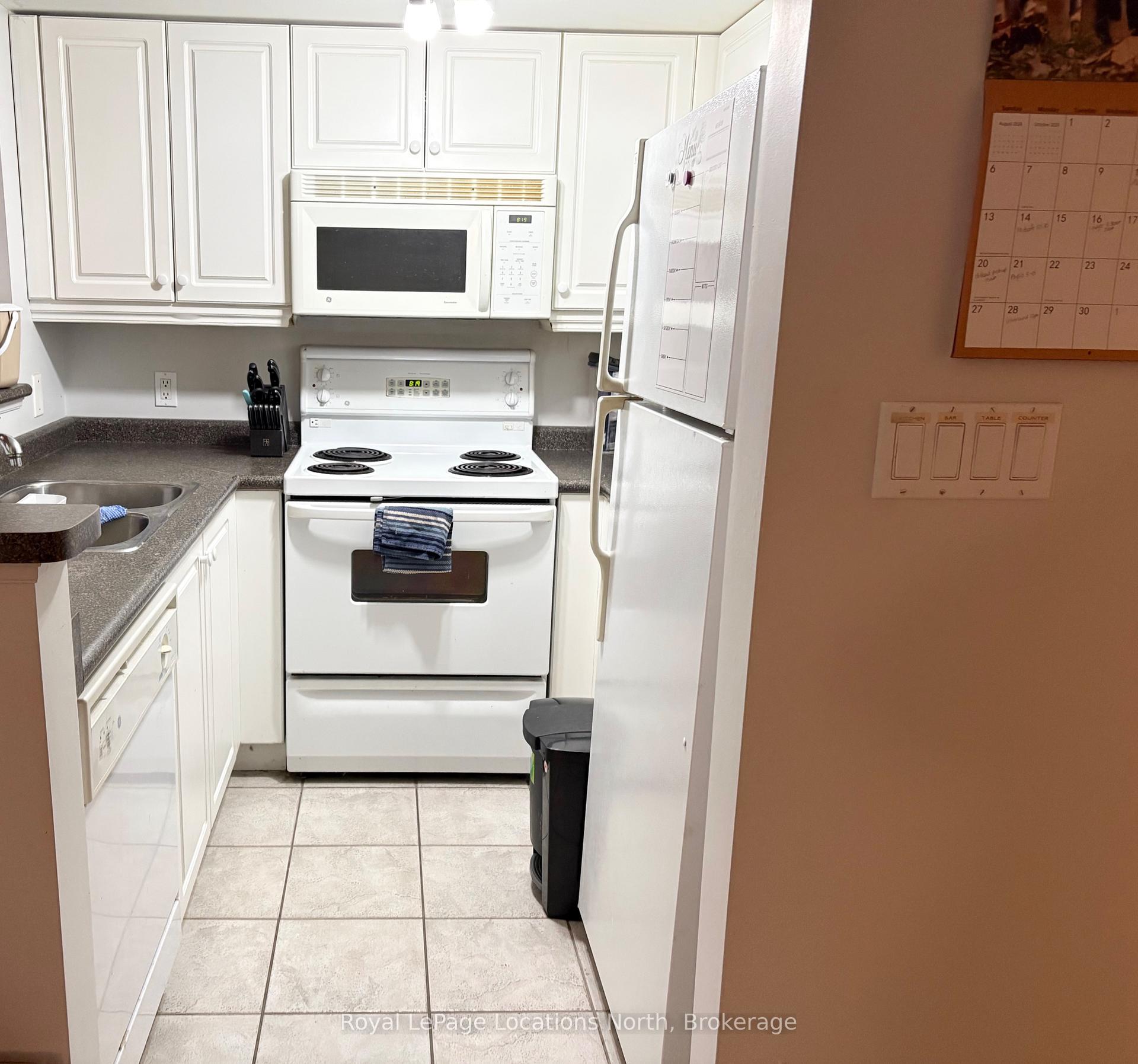 Photo 12 of Unit 13, 937 Cedarpointe Court, Collingwood — HOMEH