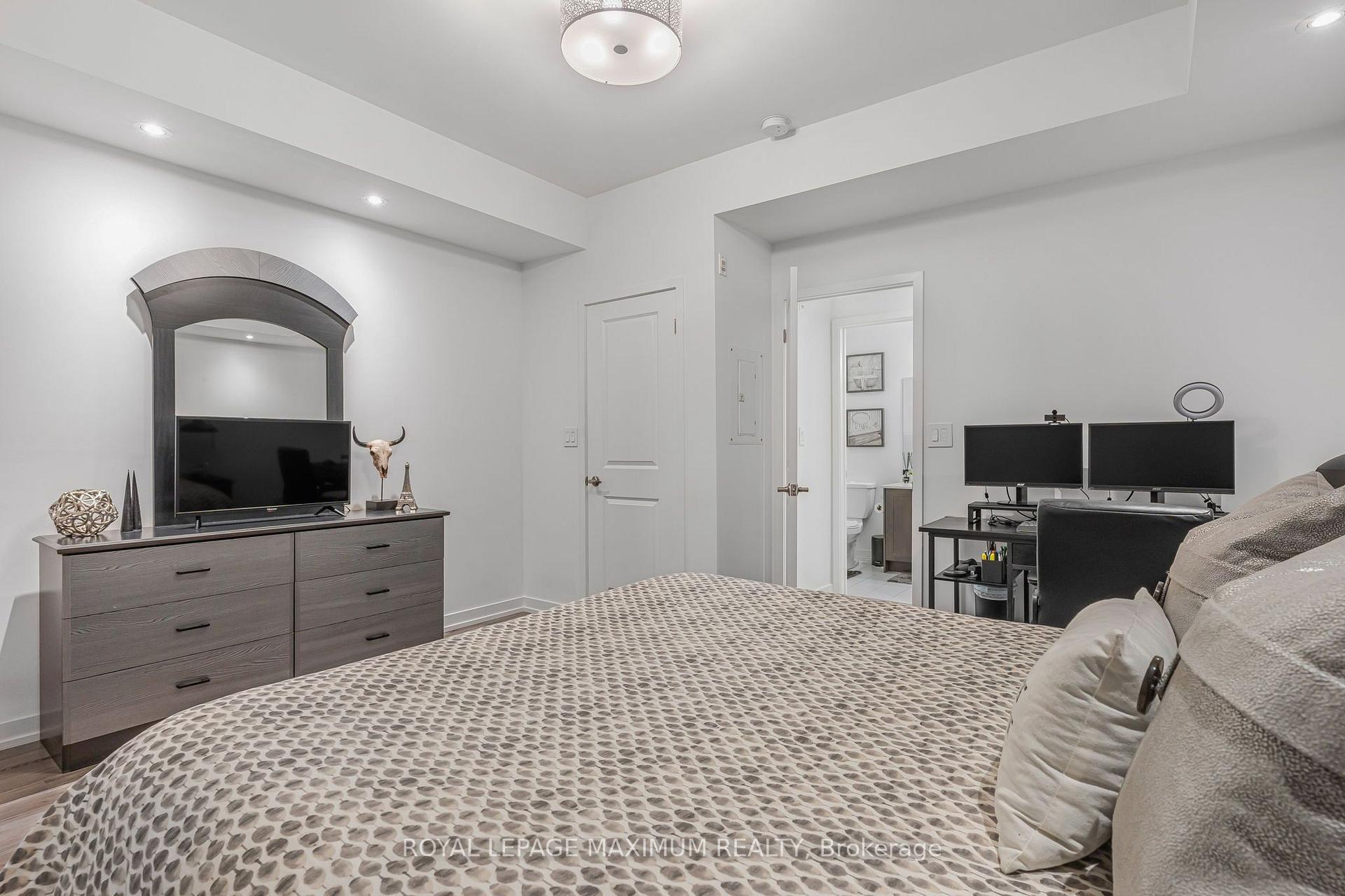 Photo 13 of Unit 2B, 867 Wilson Avenue, North York, Downsview-Roding-CFB — HOMEH