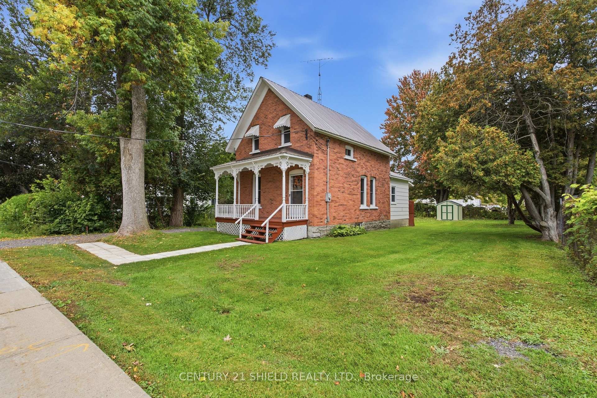 Photo 3 of 13 Oak Street, South Glengarry, Lancaster — HOMEH