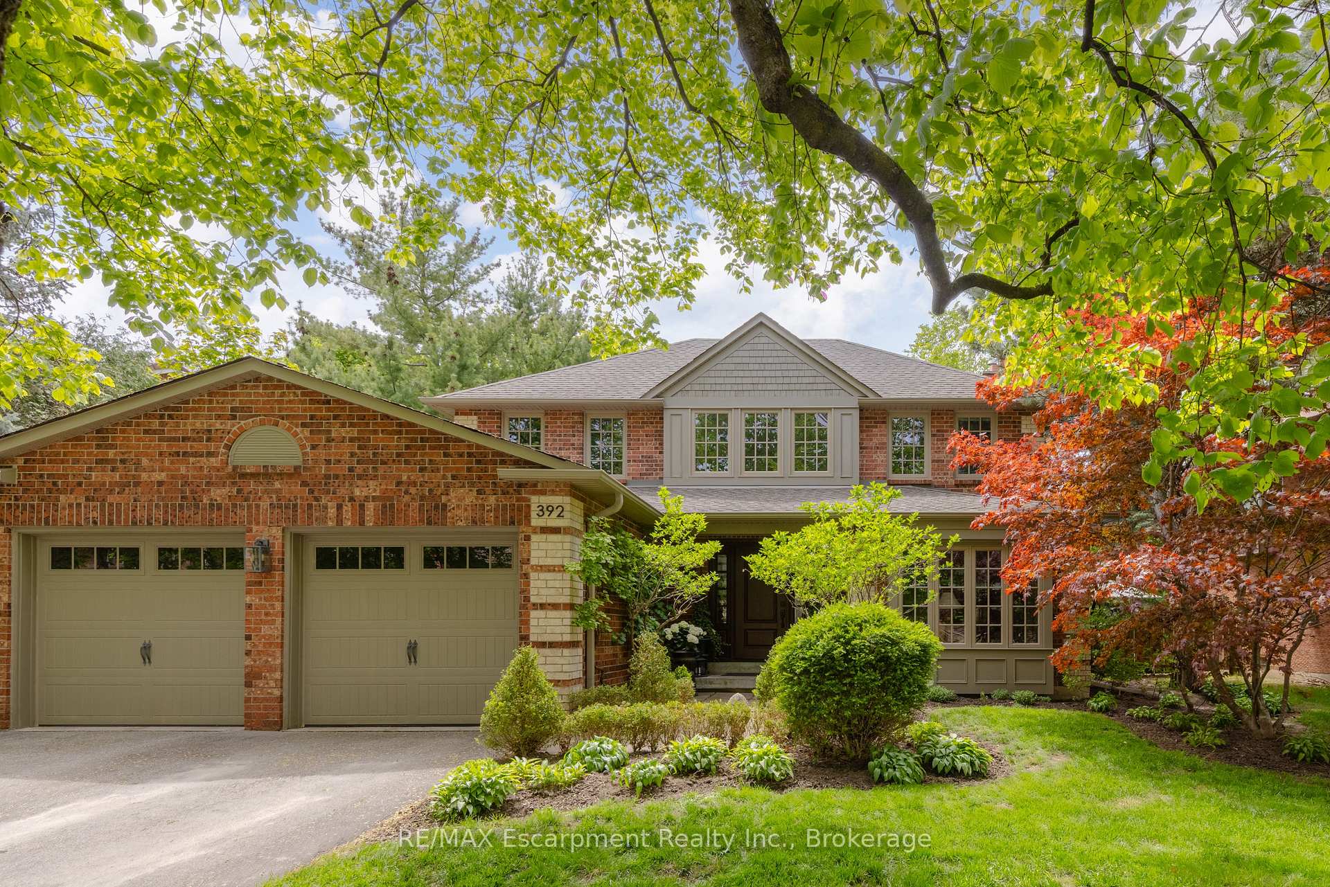 Photo 2 of 392 Aspen Forest Drive, Oakville, Ford — HOMEH