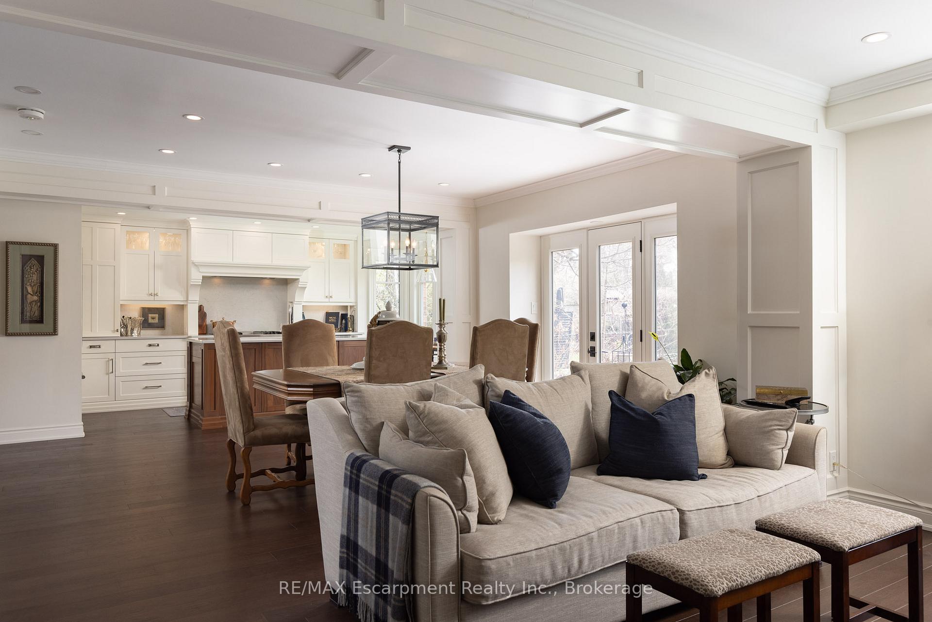 Photo 10 of 392 Aspen Forest Drive, Oakville, Ford — HOMEH