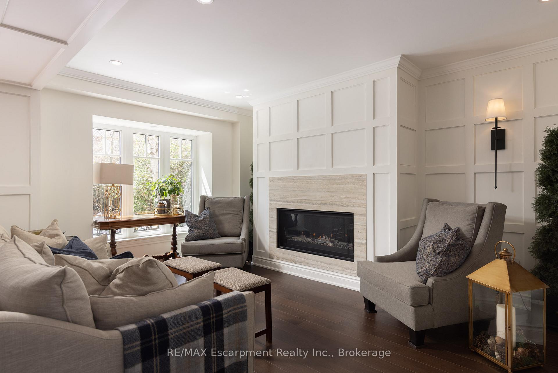 Photo 11 of 392 Aspen Forest Drive, Oakville, Ford — HOMEH