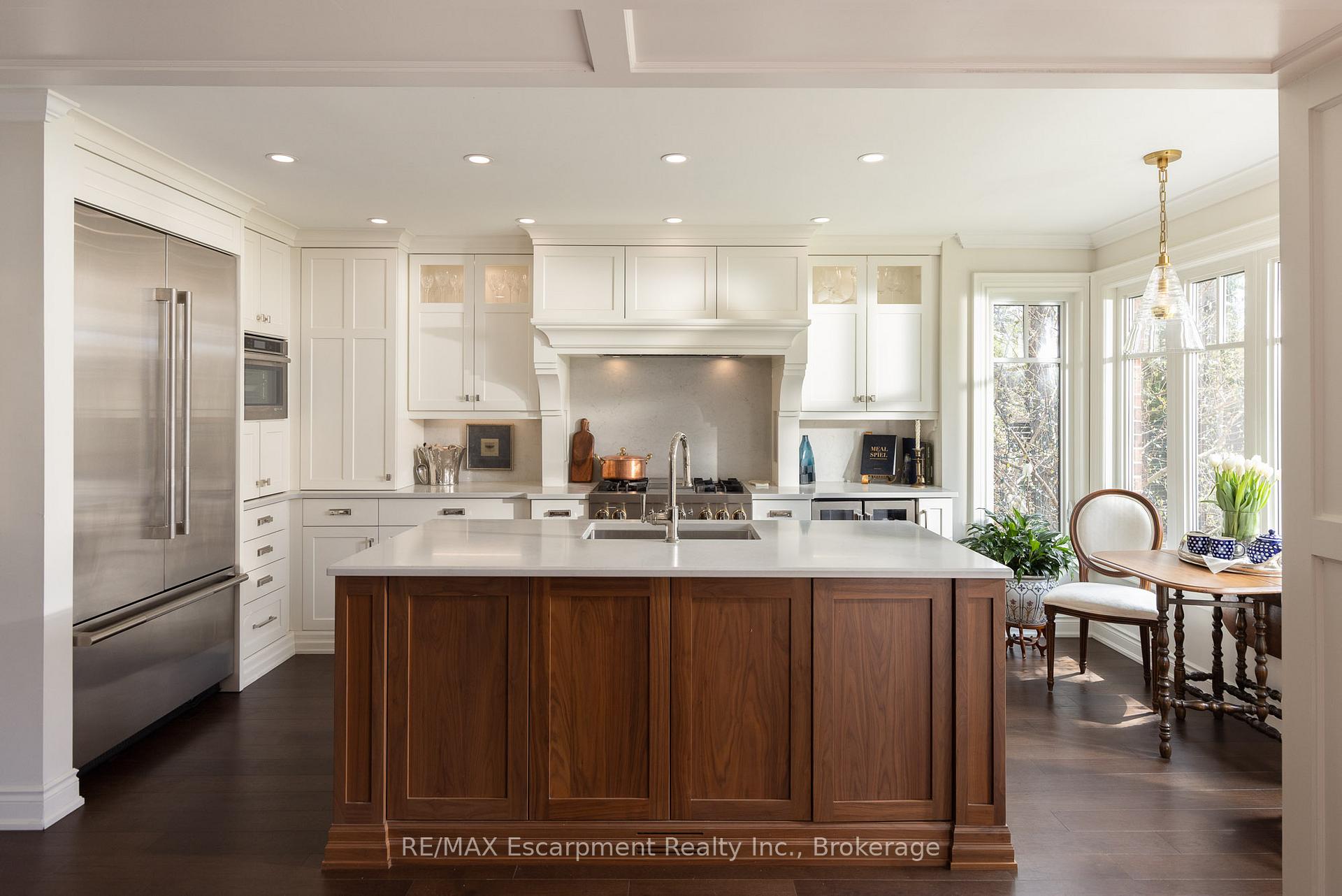 Photo 12 of 392 Aspen Forest Drive, Oakville, Ford — HOMEH