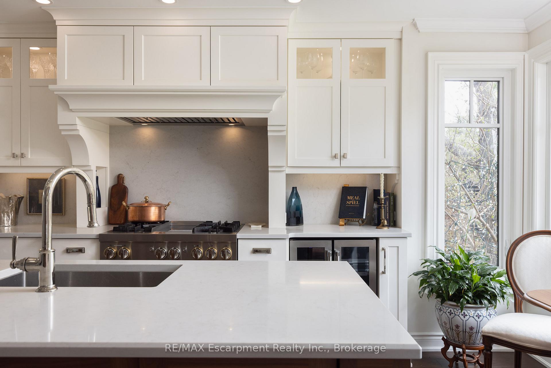 Photo 13 of 392 Aspen Forest Drive, Oakville, Ford — HOMEH
