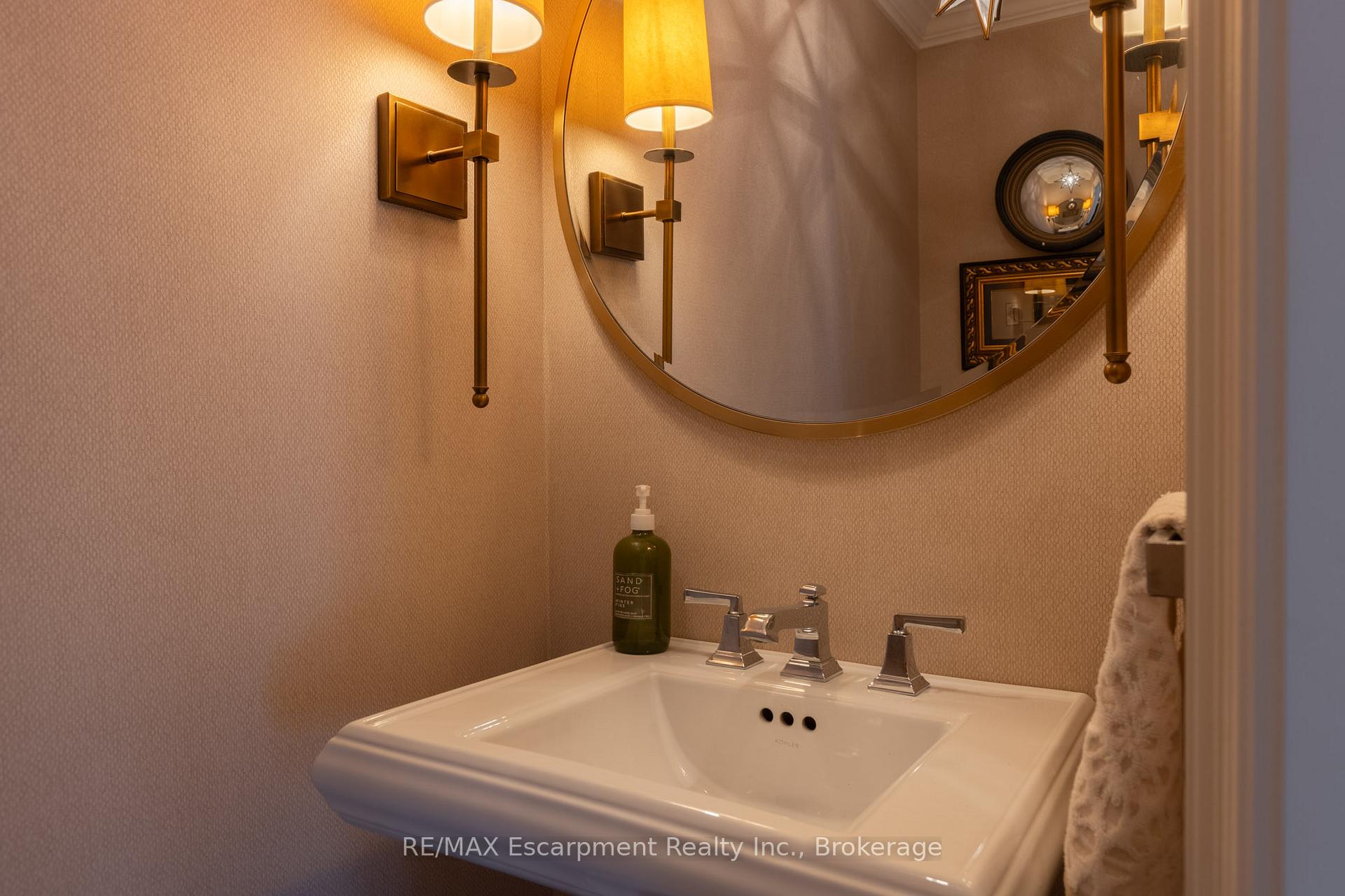 Photo 18 of 392 Aspen Forest Drive, Oakville, Ford — HOMEH