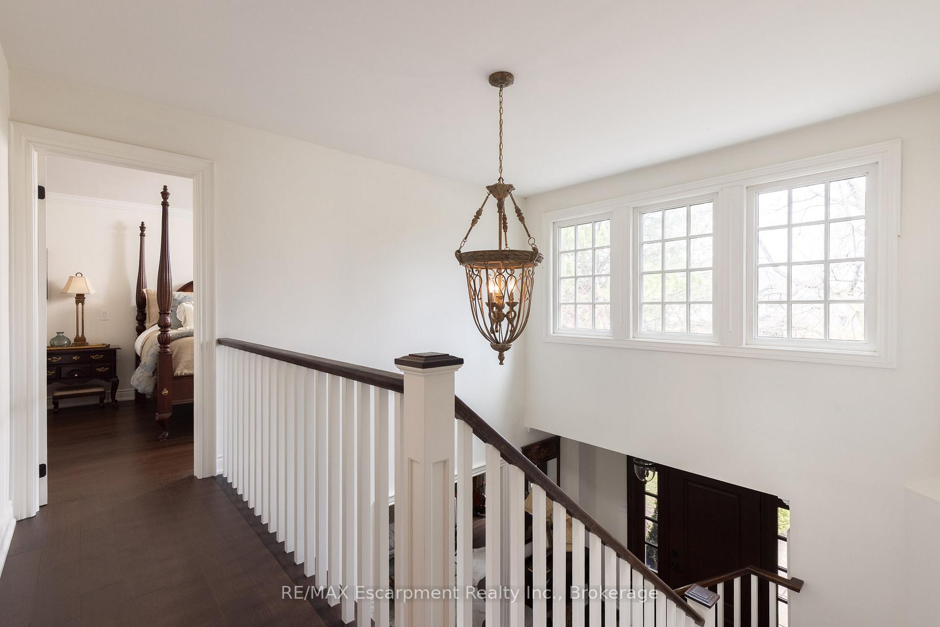 Photo 20 of 392 Aspen Forest Drive, Oakville, Ford — HOMEH