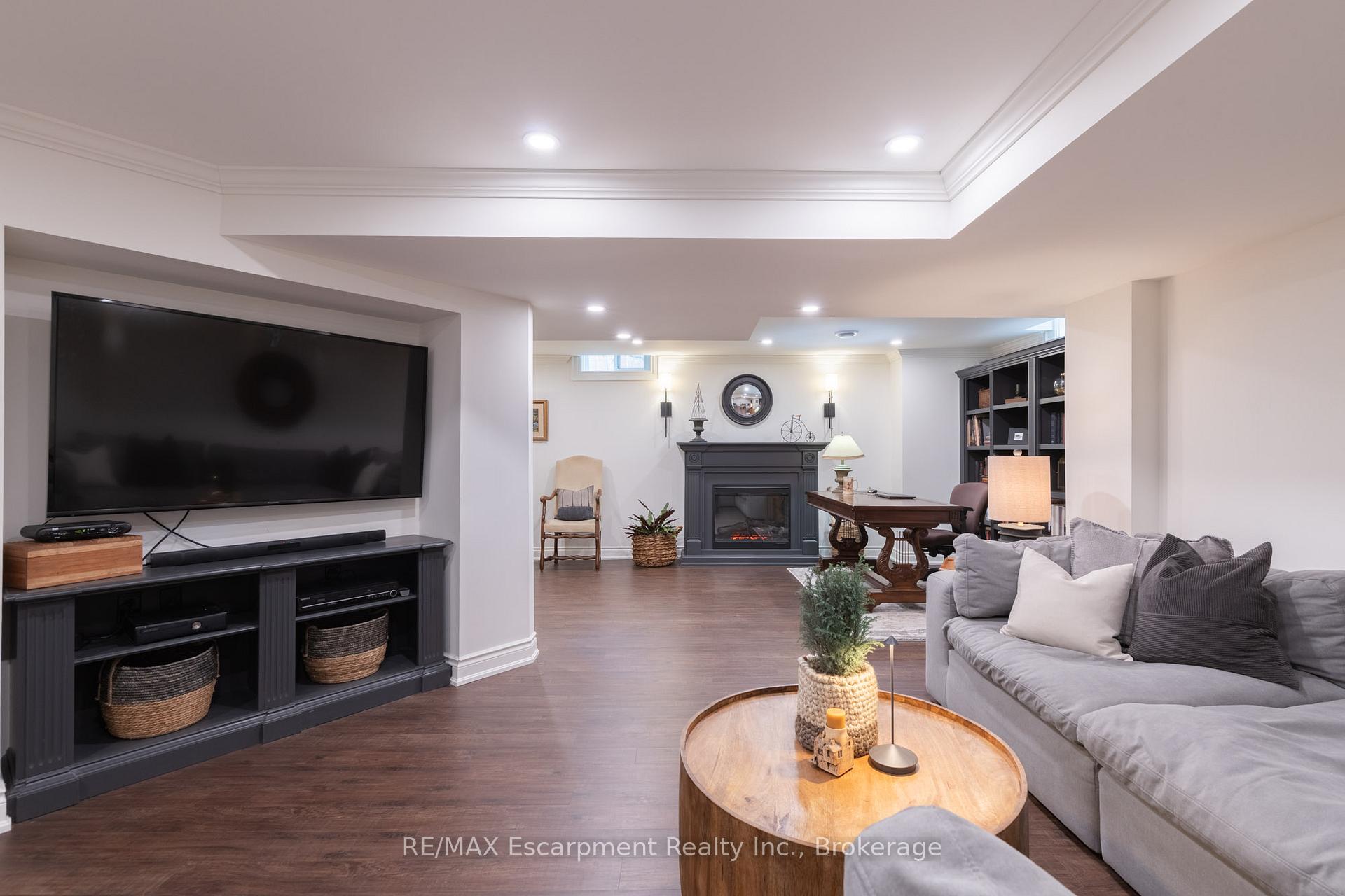 Photo 33 of 392 Aspen Forest Drive, Oakville, Ford — HOMEH
