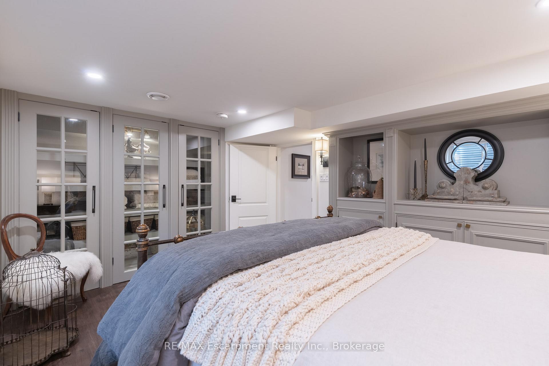 Photo 36 of 392 Aspen Forest Drive, Oakville, Ford — HOMEH