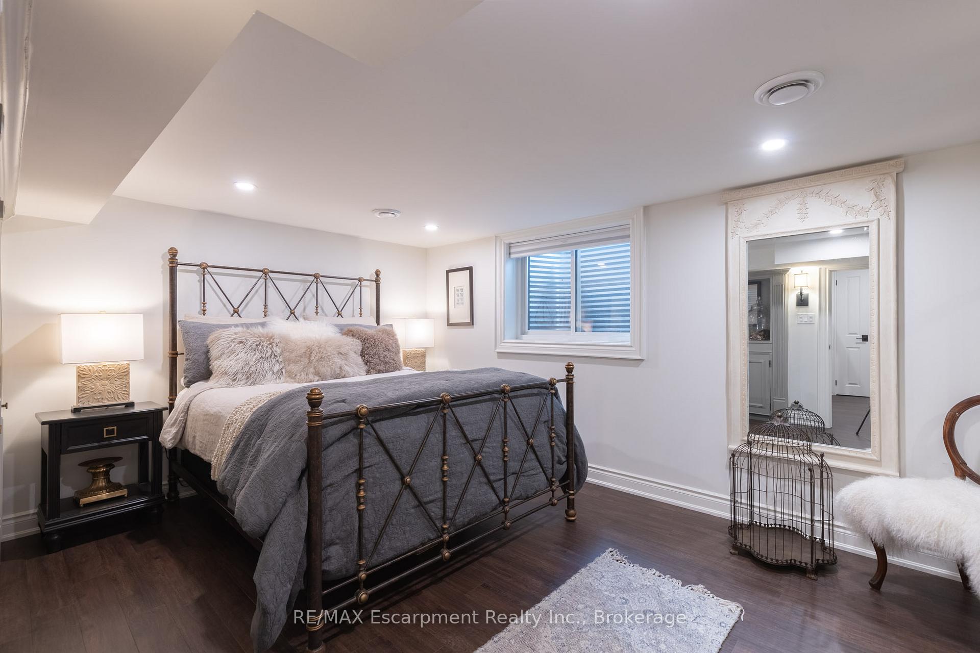 Photo 37 of 392 Aspen Forest Drive, Oakville, Ford — HOMEH