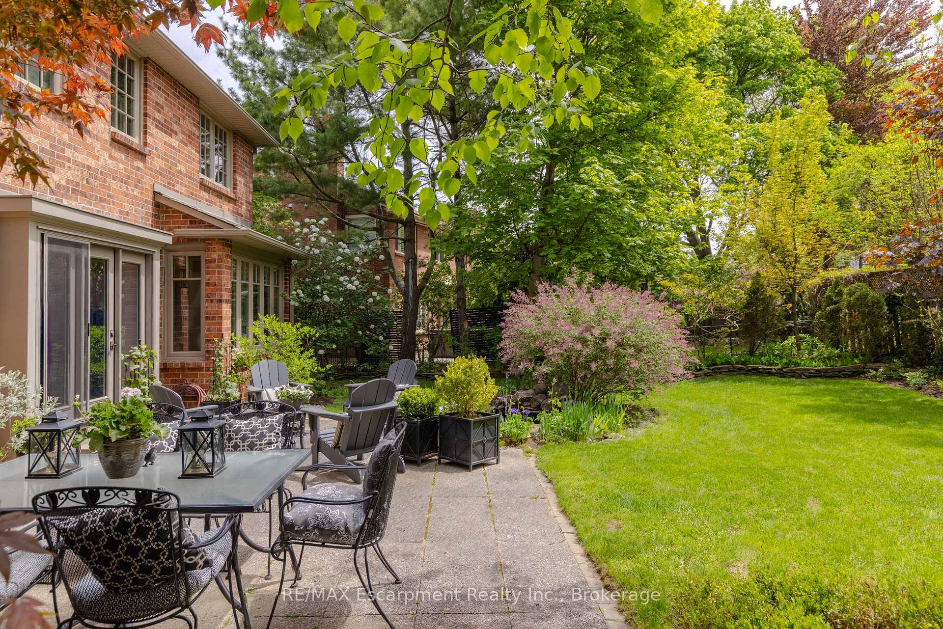 Photo 40 of 392 Aspen Forest Drive, Oakville, Ford — HOMEH