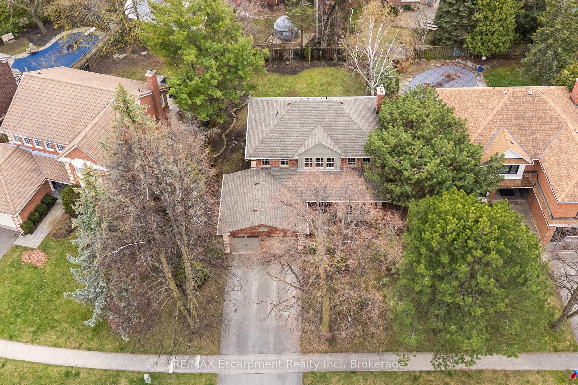 Photo 45 of 392 Aspen Forest Drive, Oakville, Ford — HOMEH