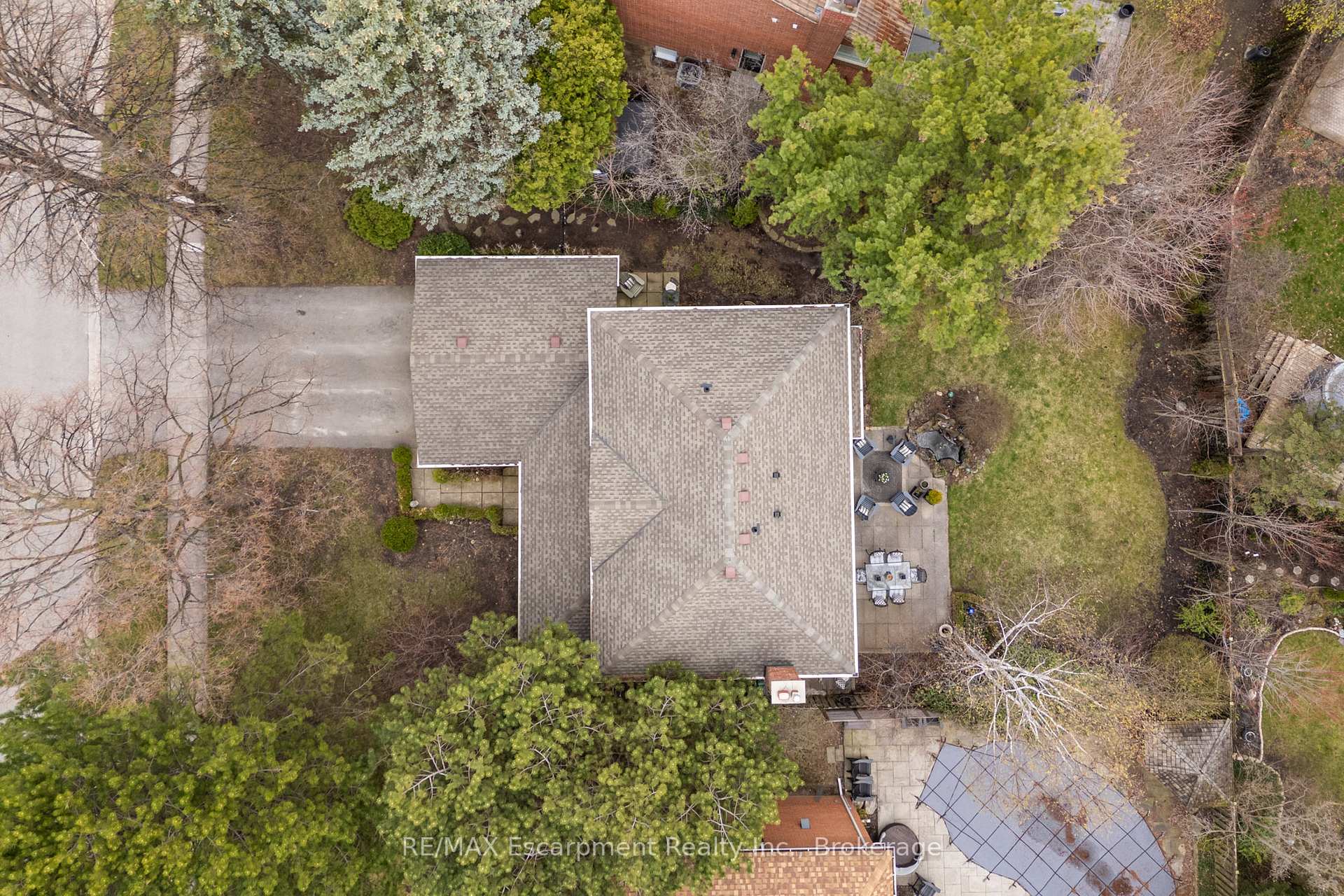 Photo 47 of 392 Aspen Forest Drive, Oakville, Ford — HOMEH