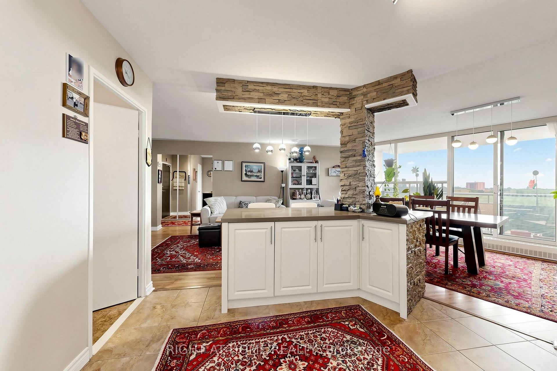 Photo 2 of Unit 1116, 15 Vicora Linkway, Toronto, Flemingdon Park — HOMEH